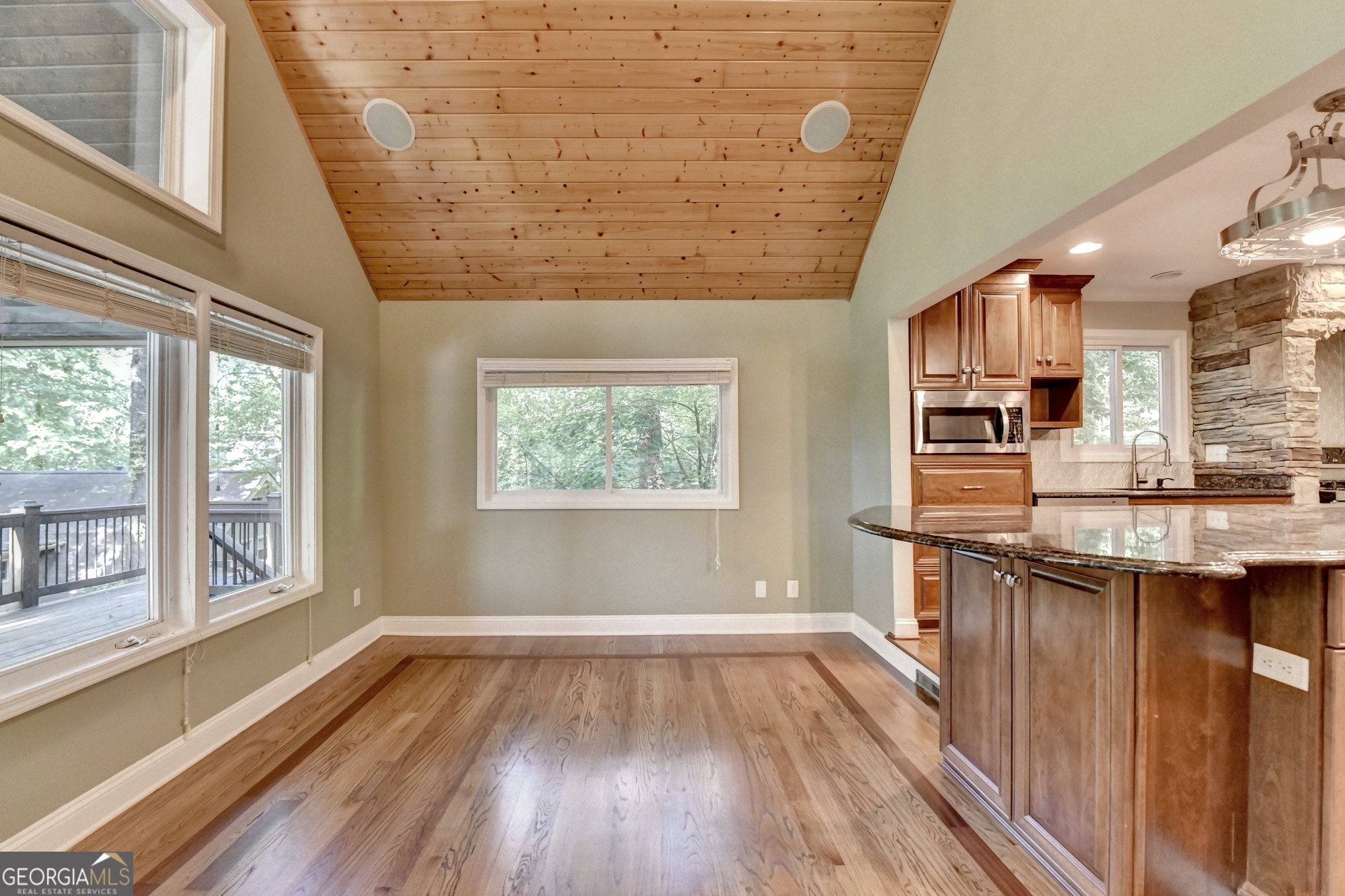 975 Timber Lake Trail Property Photo 16