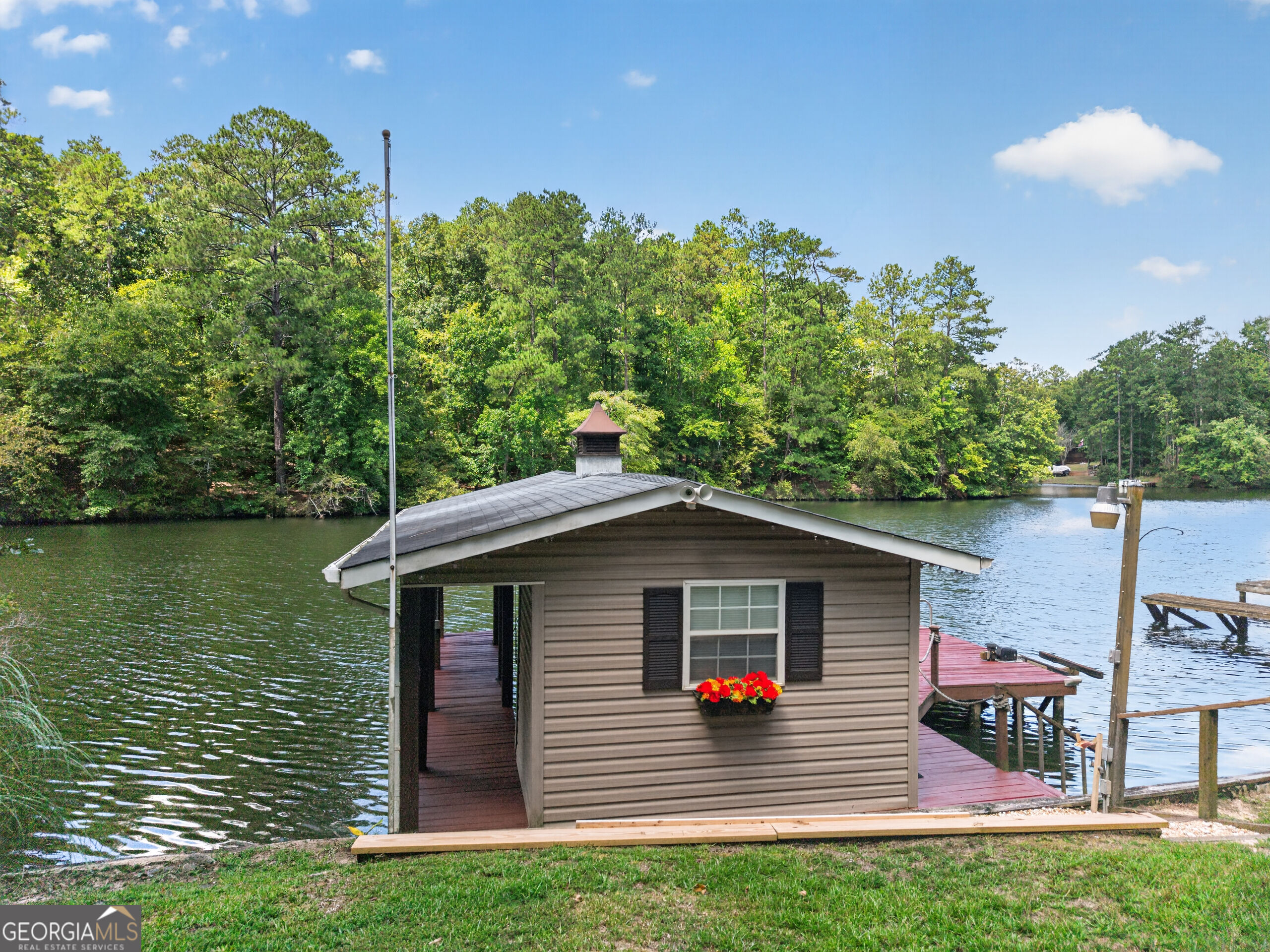 2123 Harbour Point Drive Property Photo 9