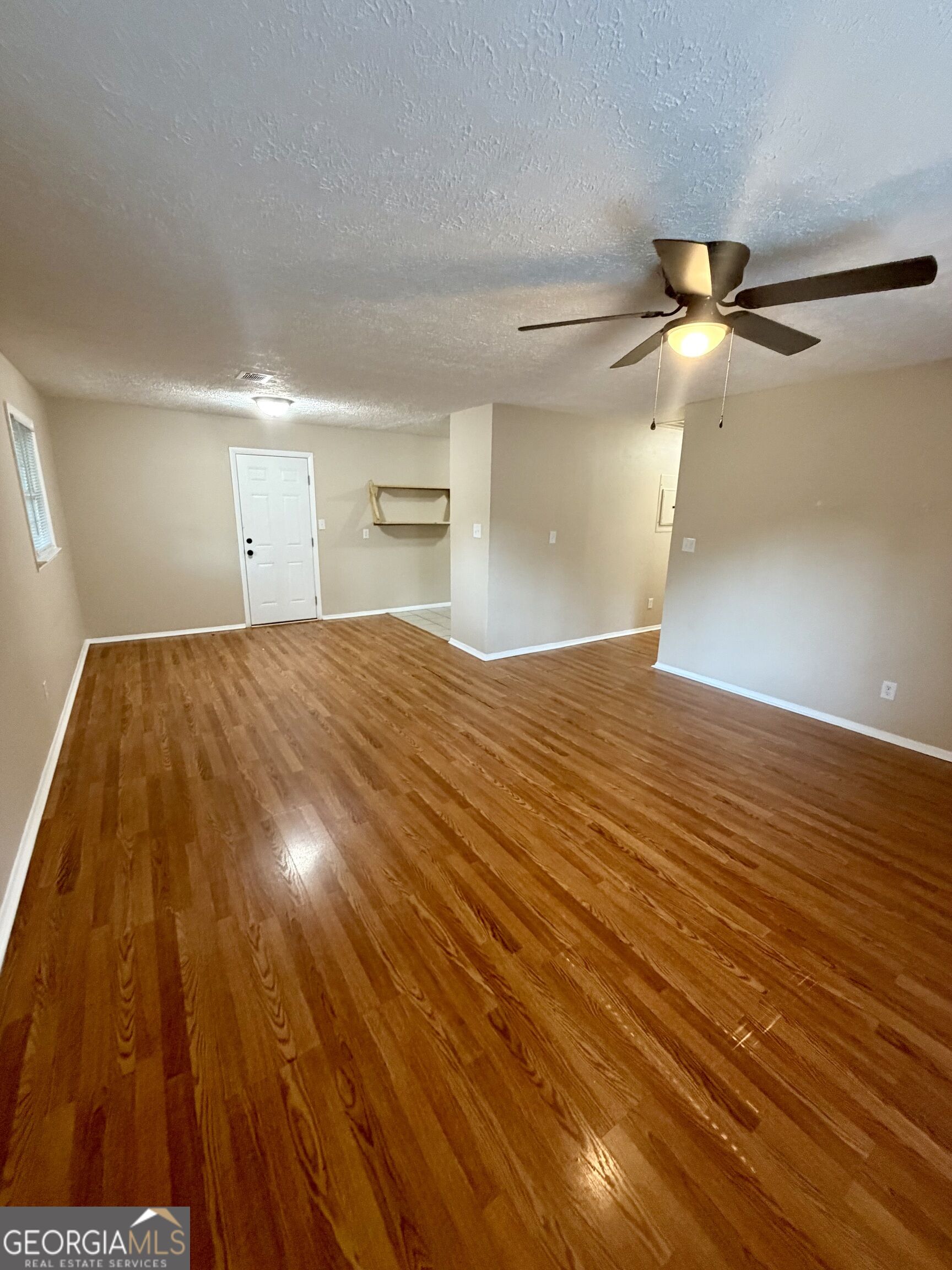814 Crestwood Terrace Property Photo 5