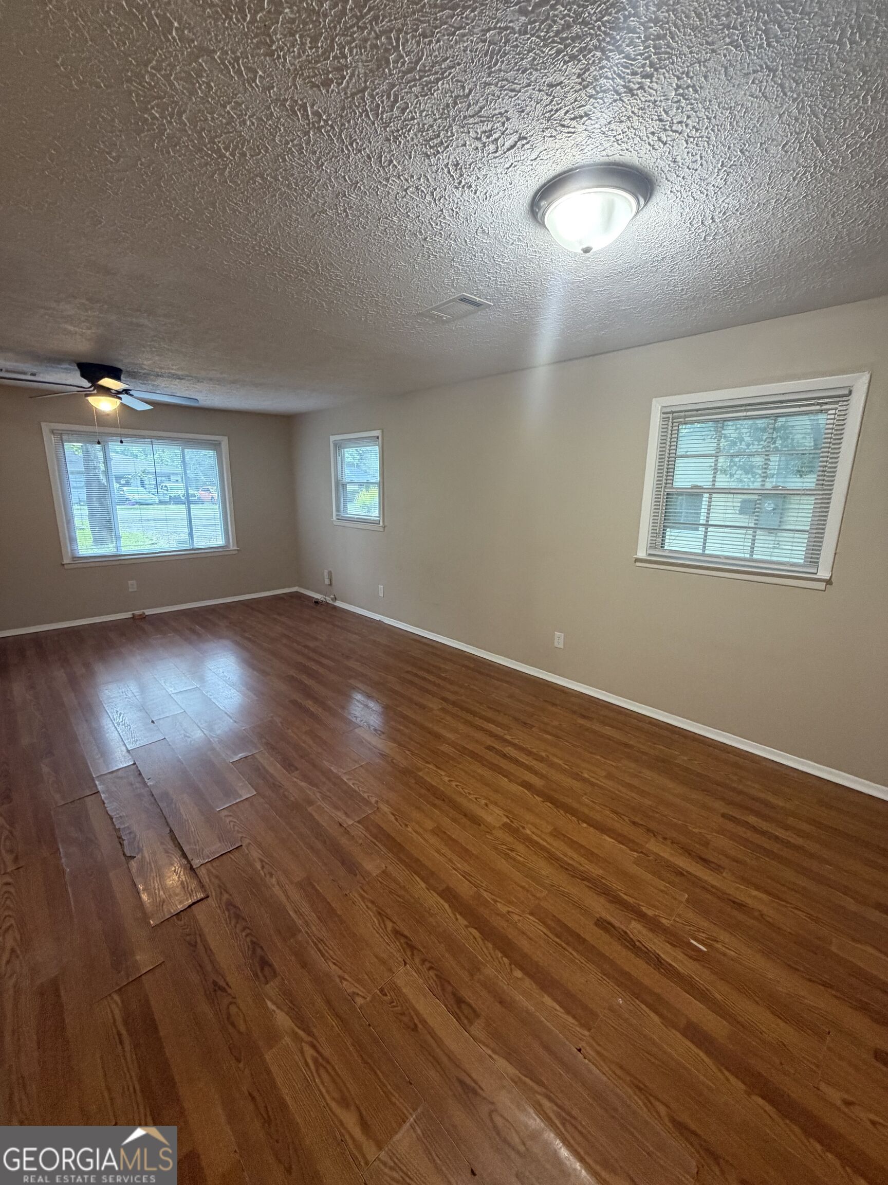 814 Crestwood Terrace Property Photo 7