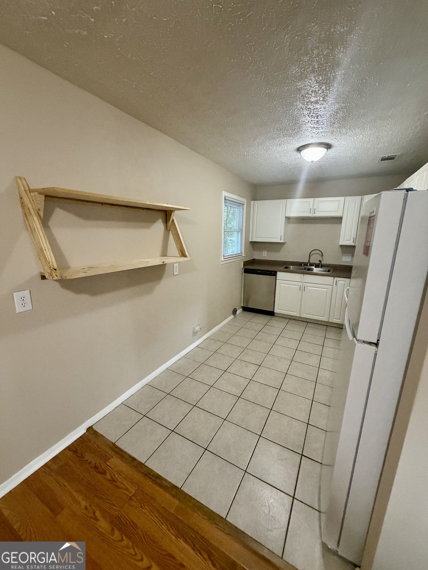 814 Crestwood Terrace Property Photo 9