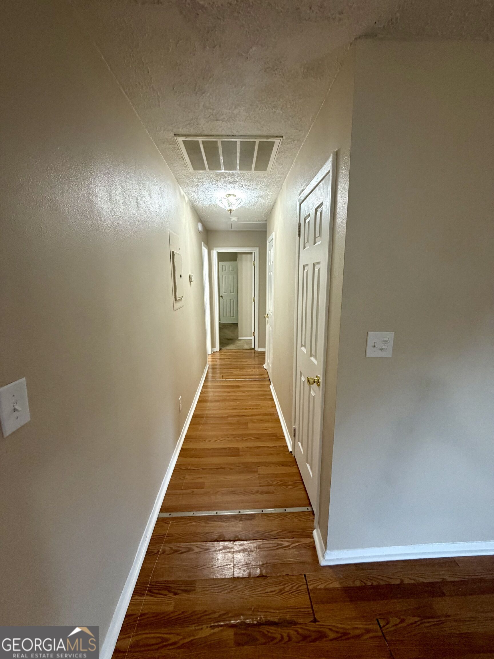 814 Crestwood Terrace Property Photo 13