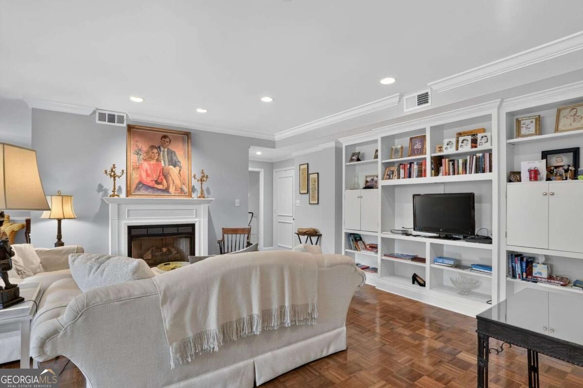 2734 Peachtree Road Nw # A201 Property Photo 1