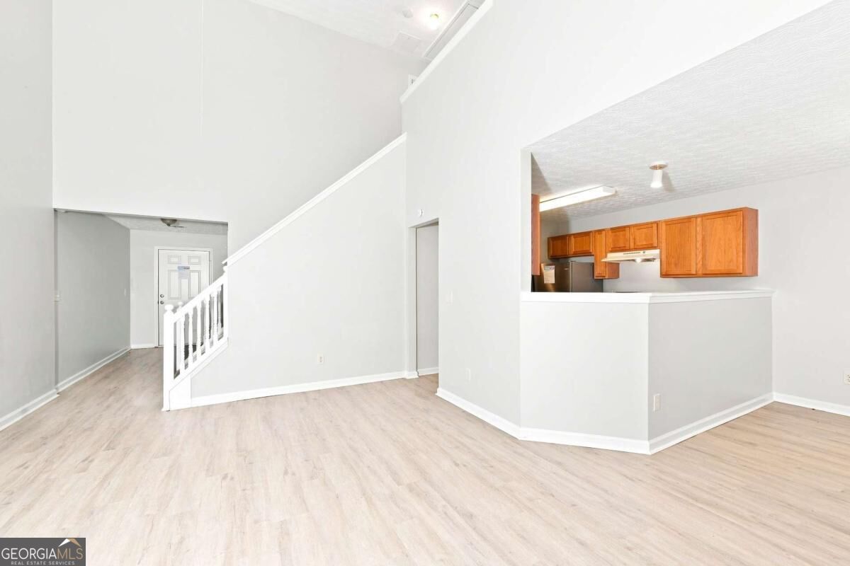 5604 Windfall Lane Property Photo 4