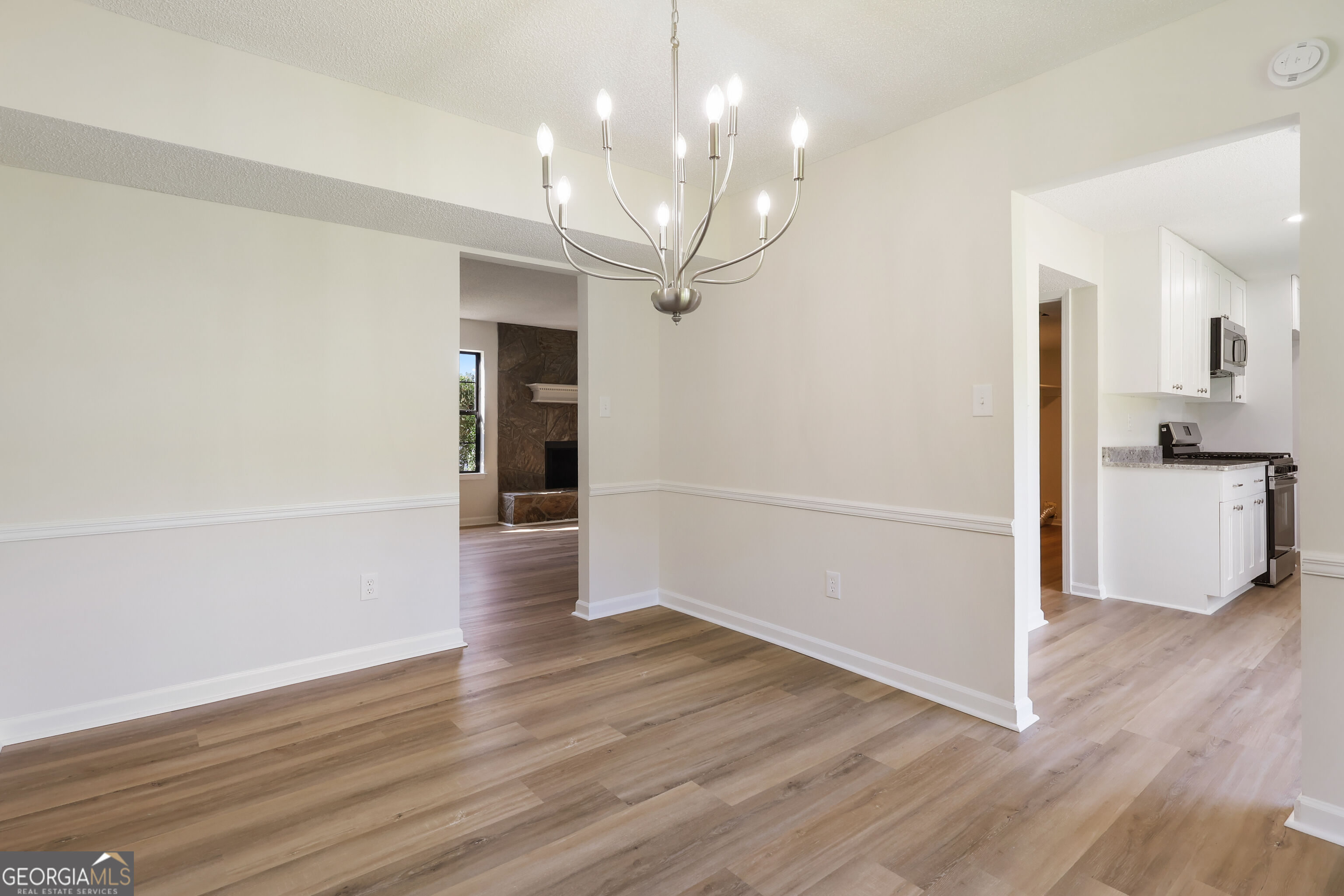 4068 Hunt Way Property Photo 5