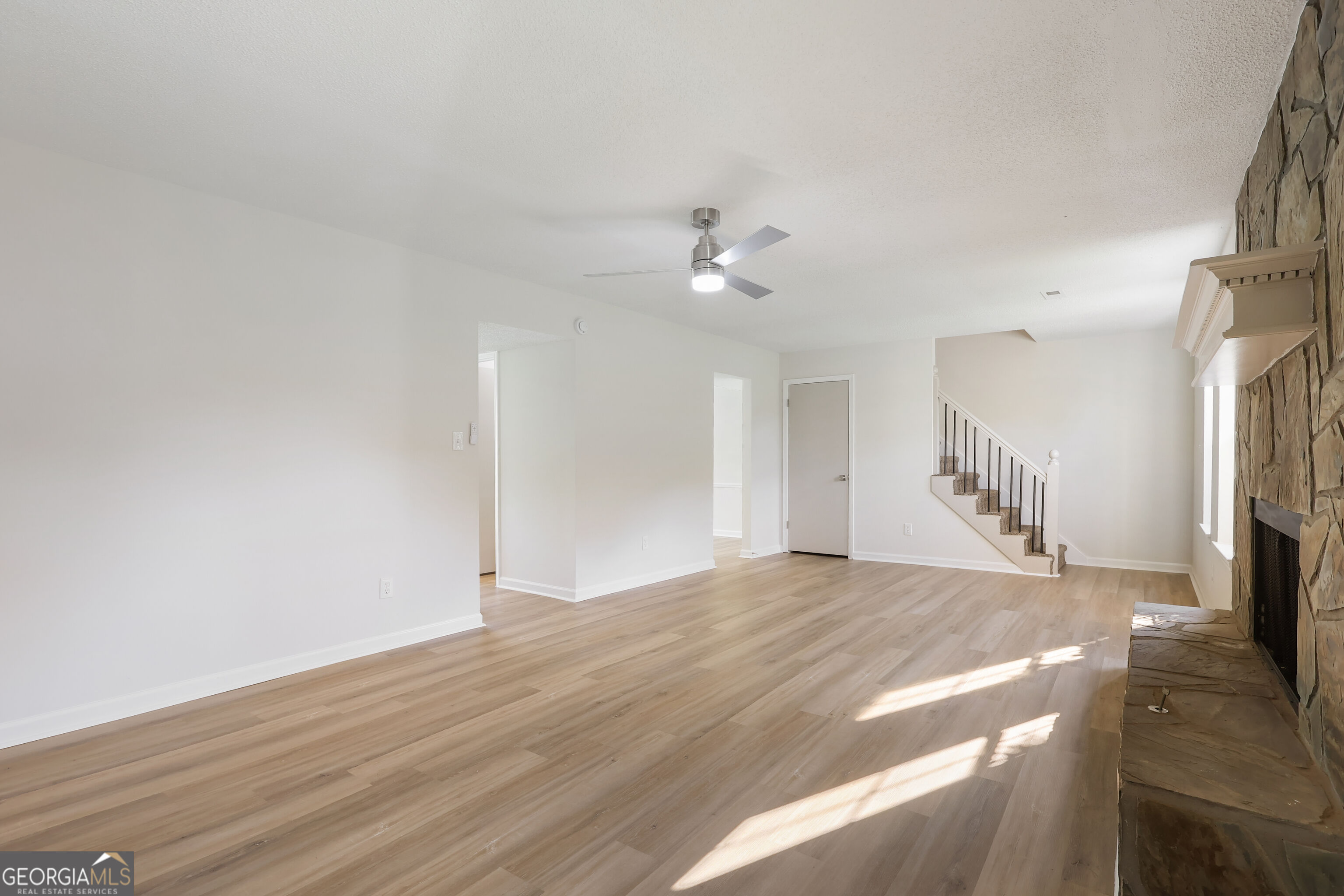 4068 Hunt Way Property Photo 8