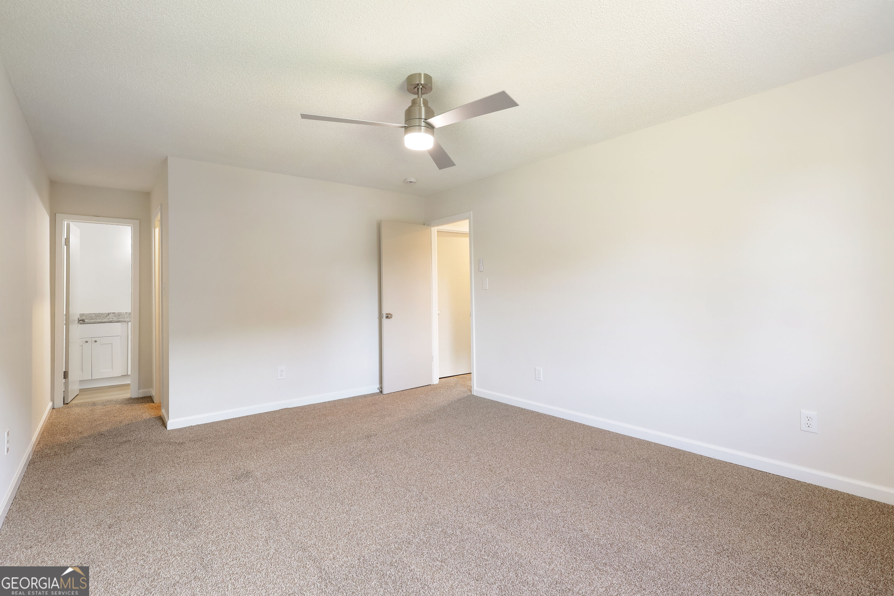 4068 Hunt Way Property Photo 13