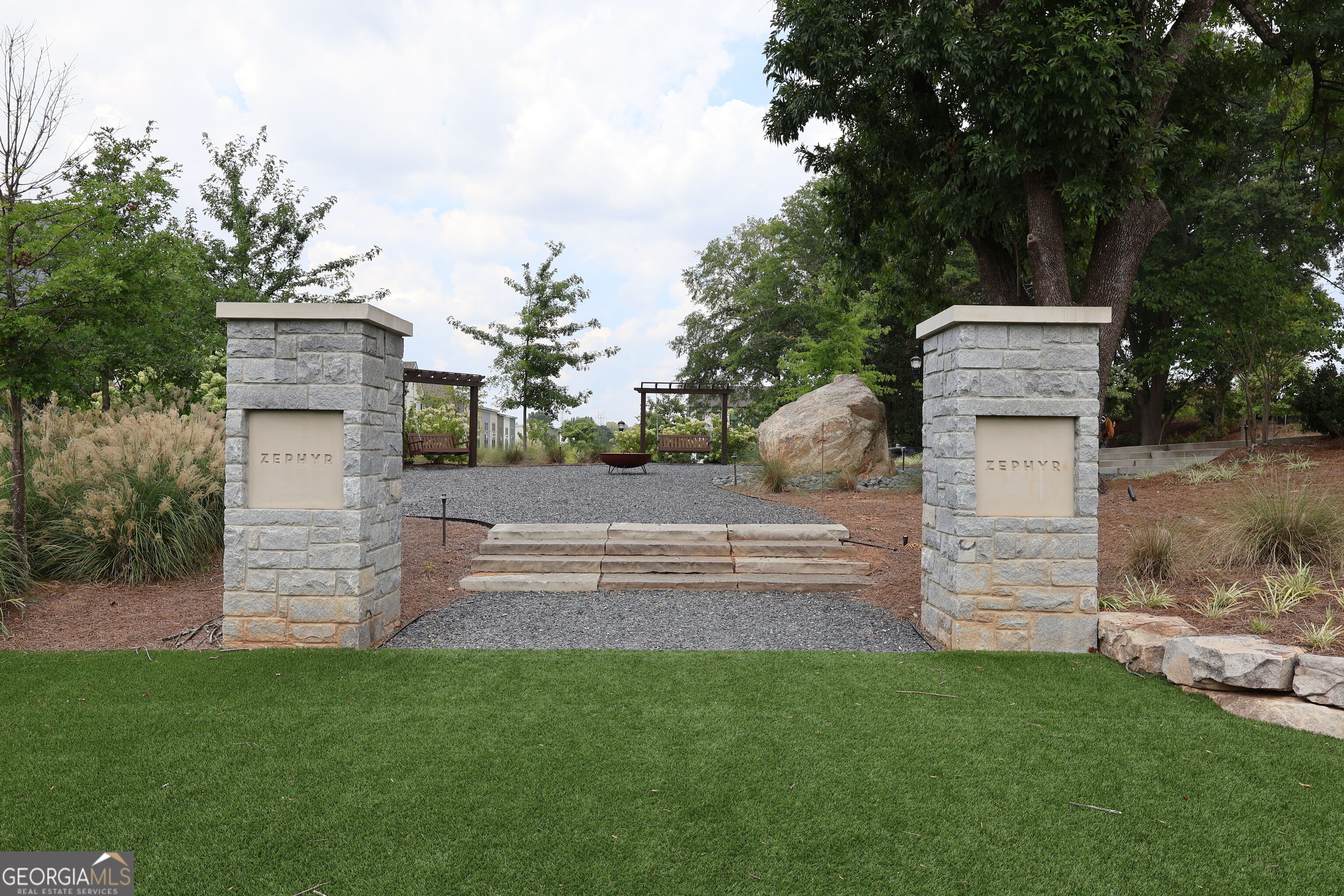 1390 Cozy Circle Property Photo 3