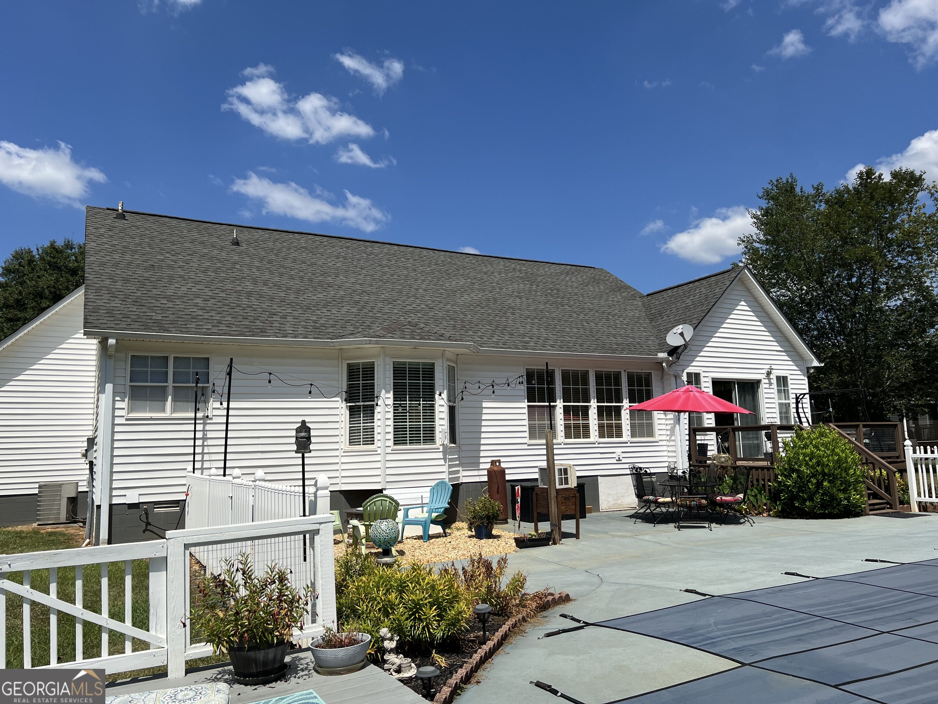 476 Clover Ave. Property Photo 2
