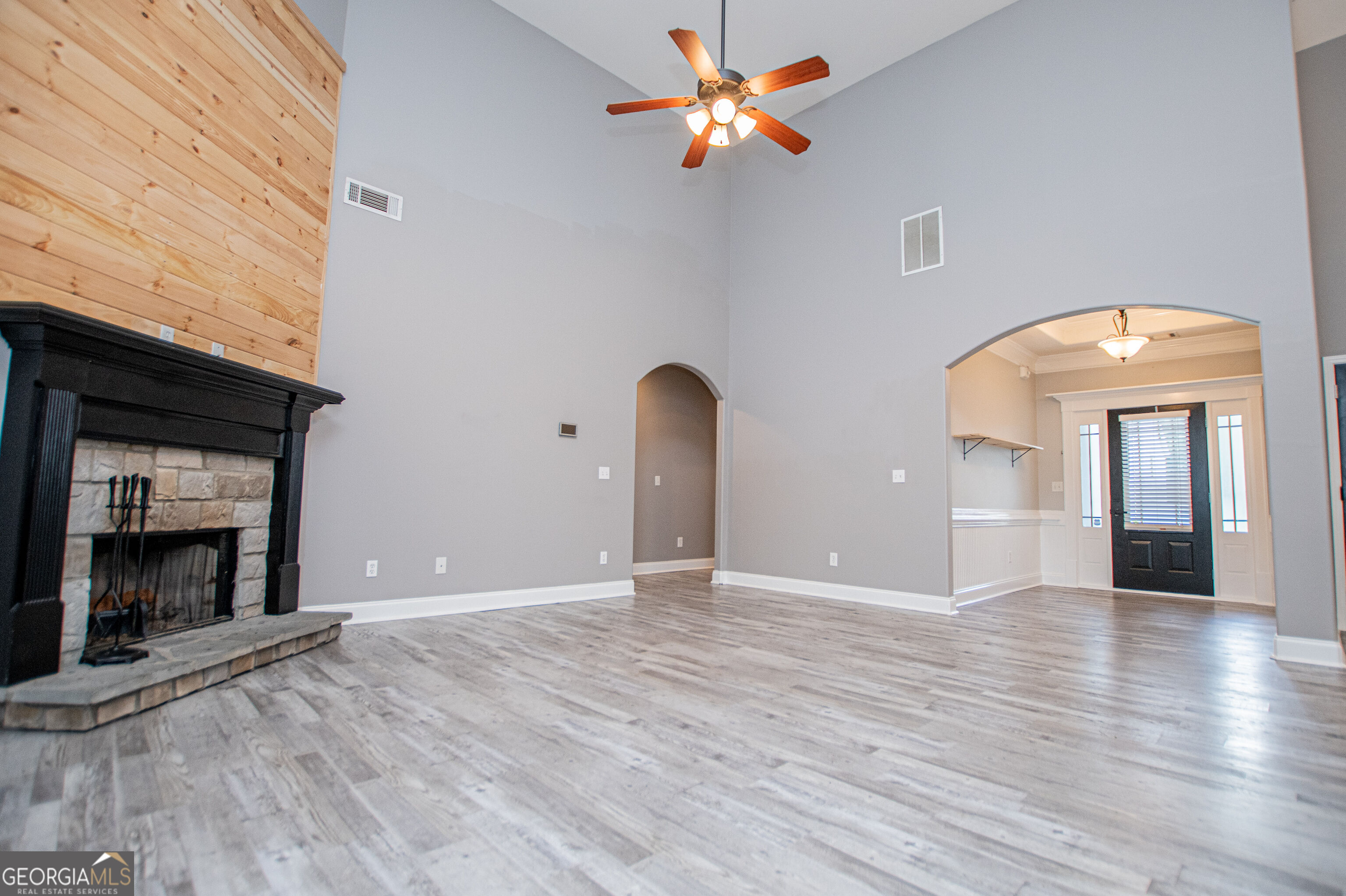 320 Daffodil Drive Property Photo 4