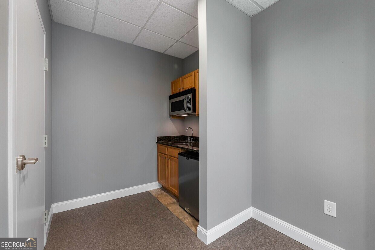 360 Racetrack Road Property Photo 14