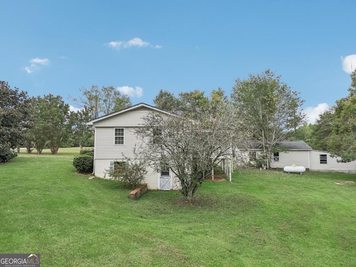 9782 Highway 166 Property Photo 12
