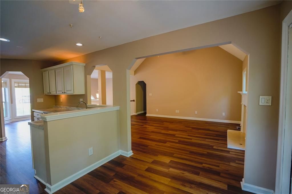 4340 Mapleton Way Property Photo 11