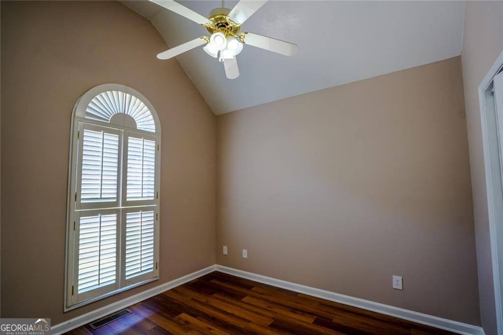 4340 Mapleton Way Property Photo 20