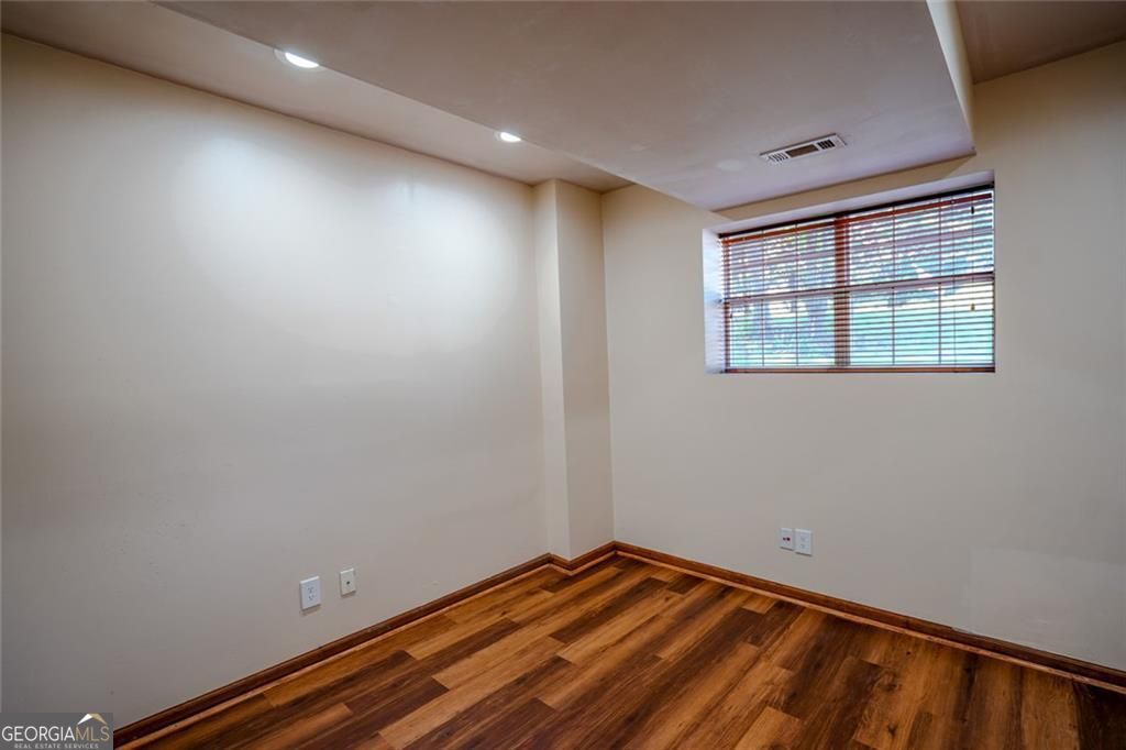 4340 Mapleton Way Property Photo 28
