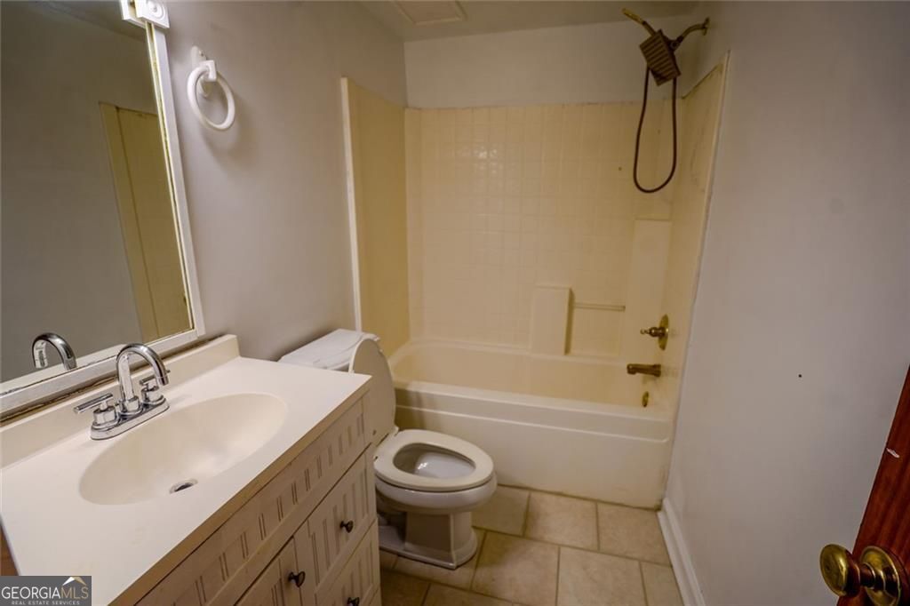 4340 Mapleton Way Property Photo 29