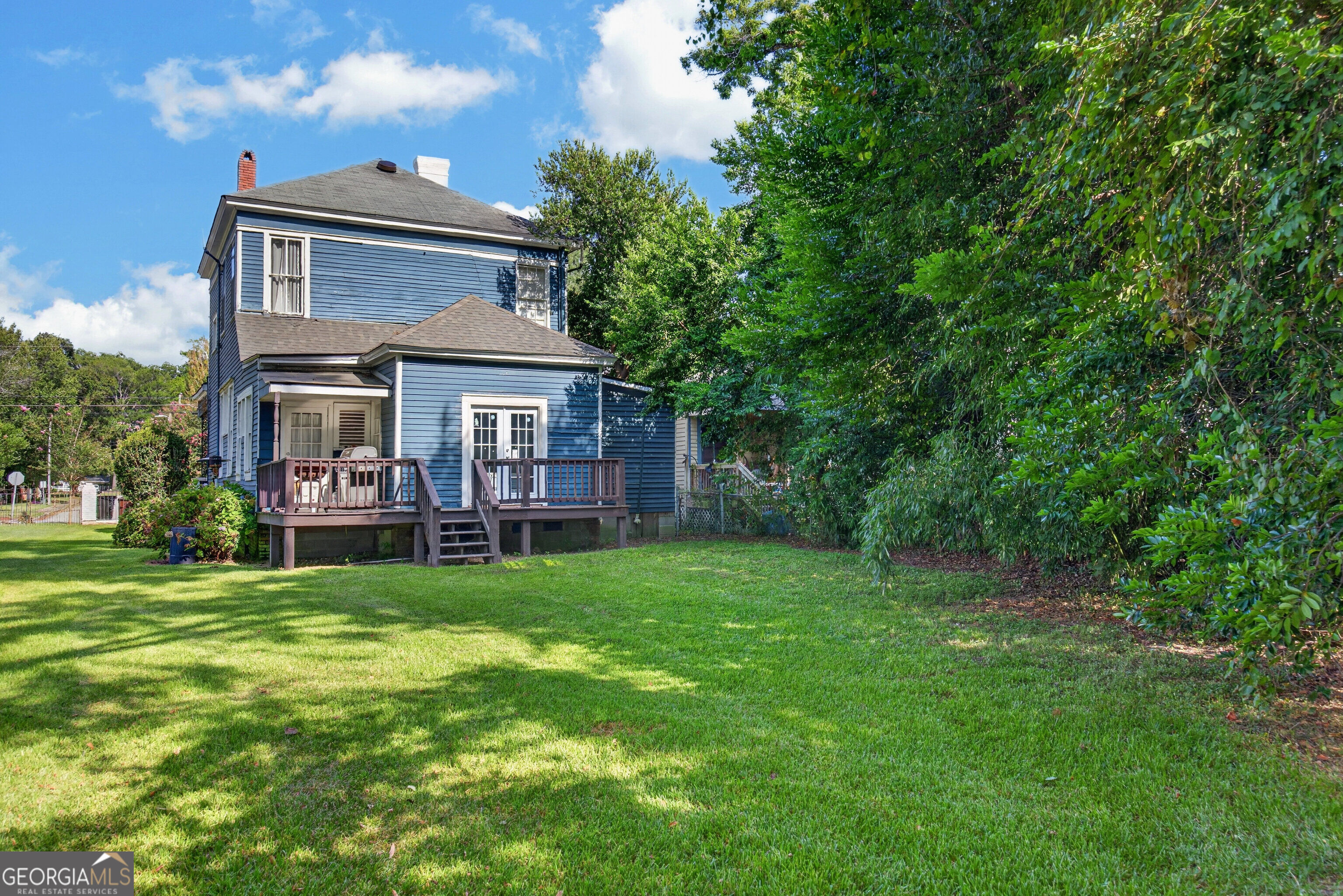 723 2nd Avenue Property Photo 9
