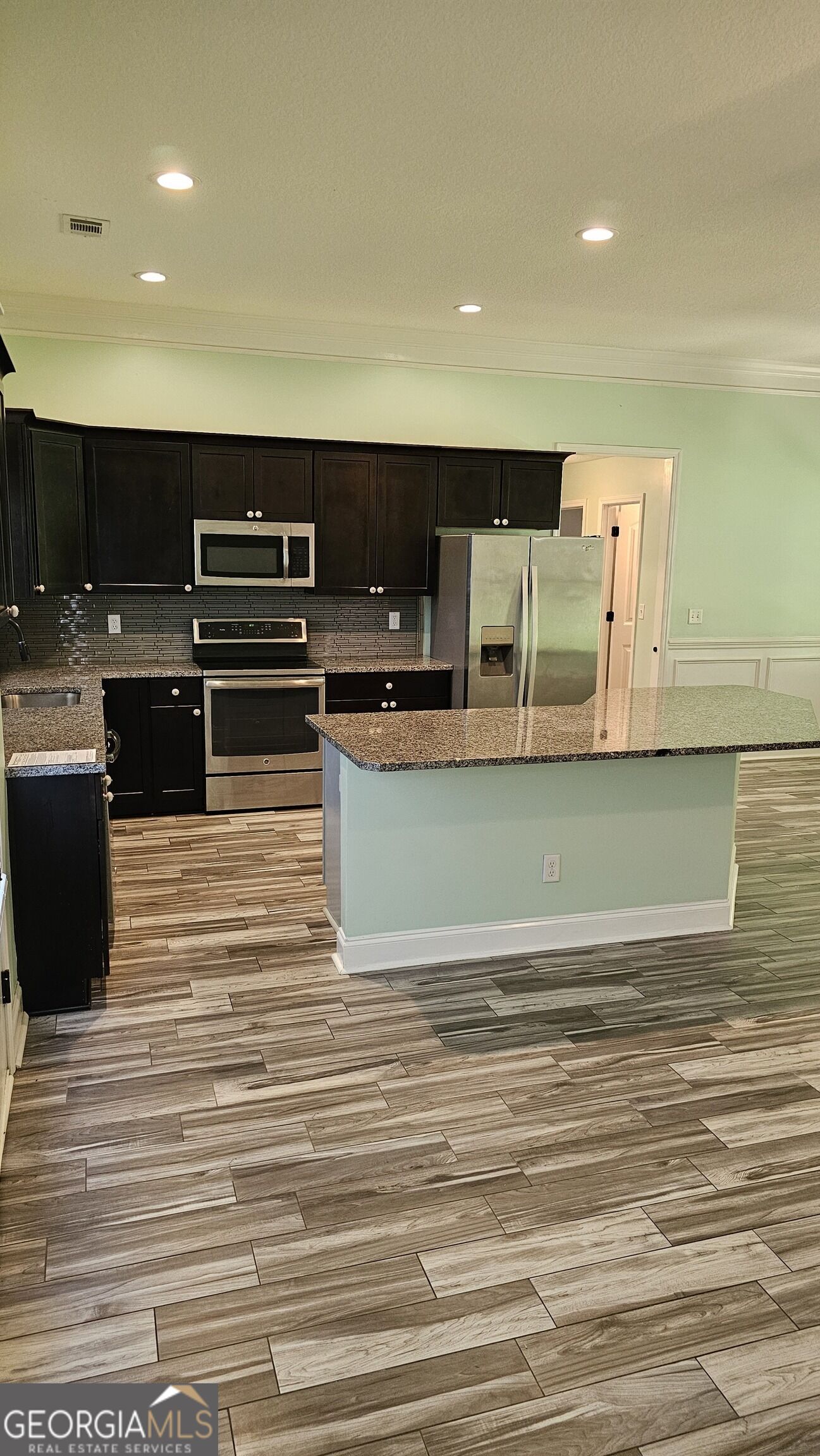 304 Durgin Drive Property Photo 2