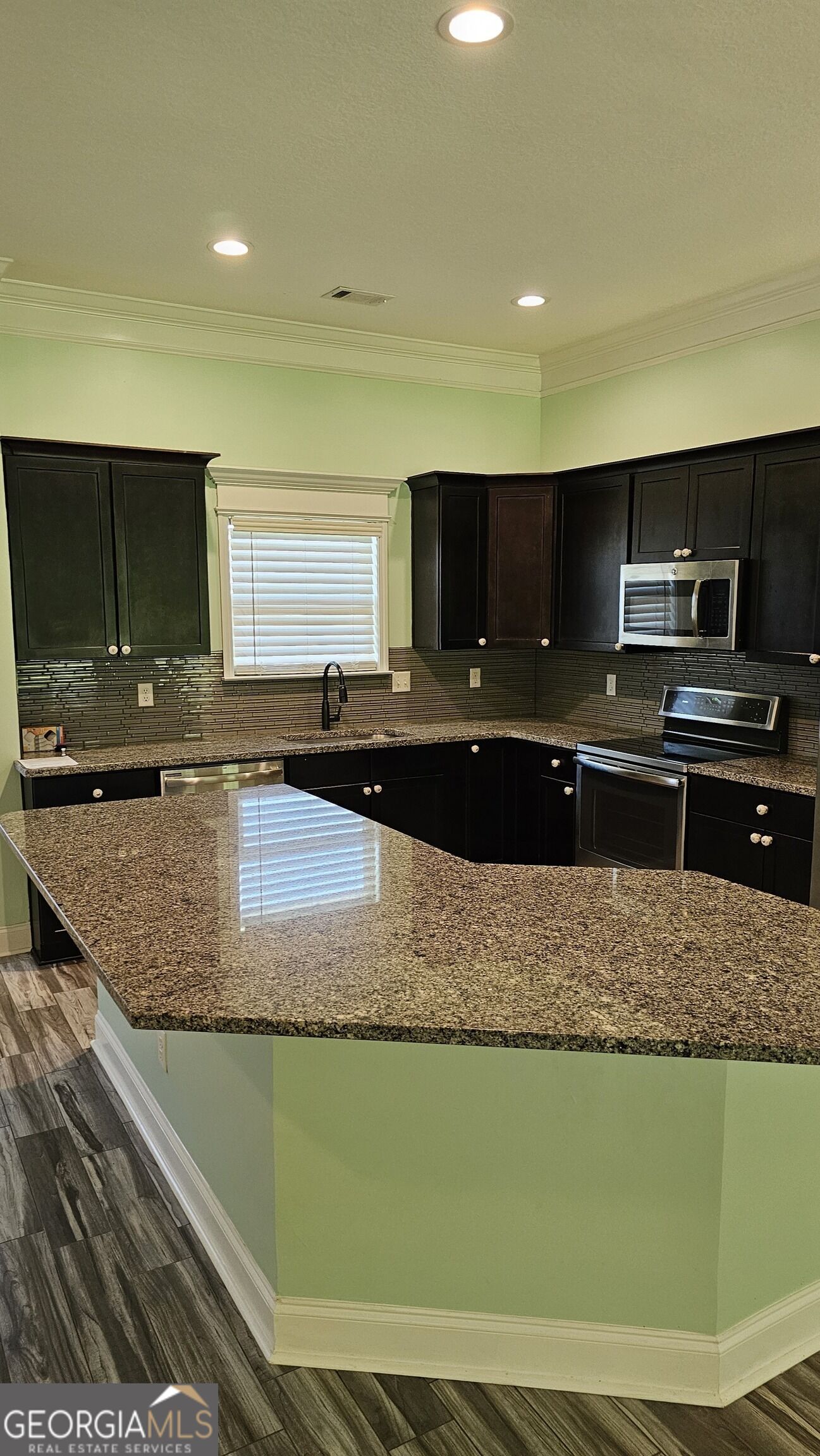 304 Durgin Drive Property Photo 5
