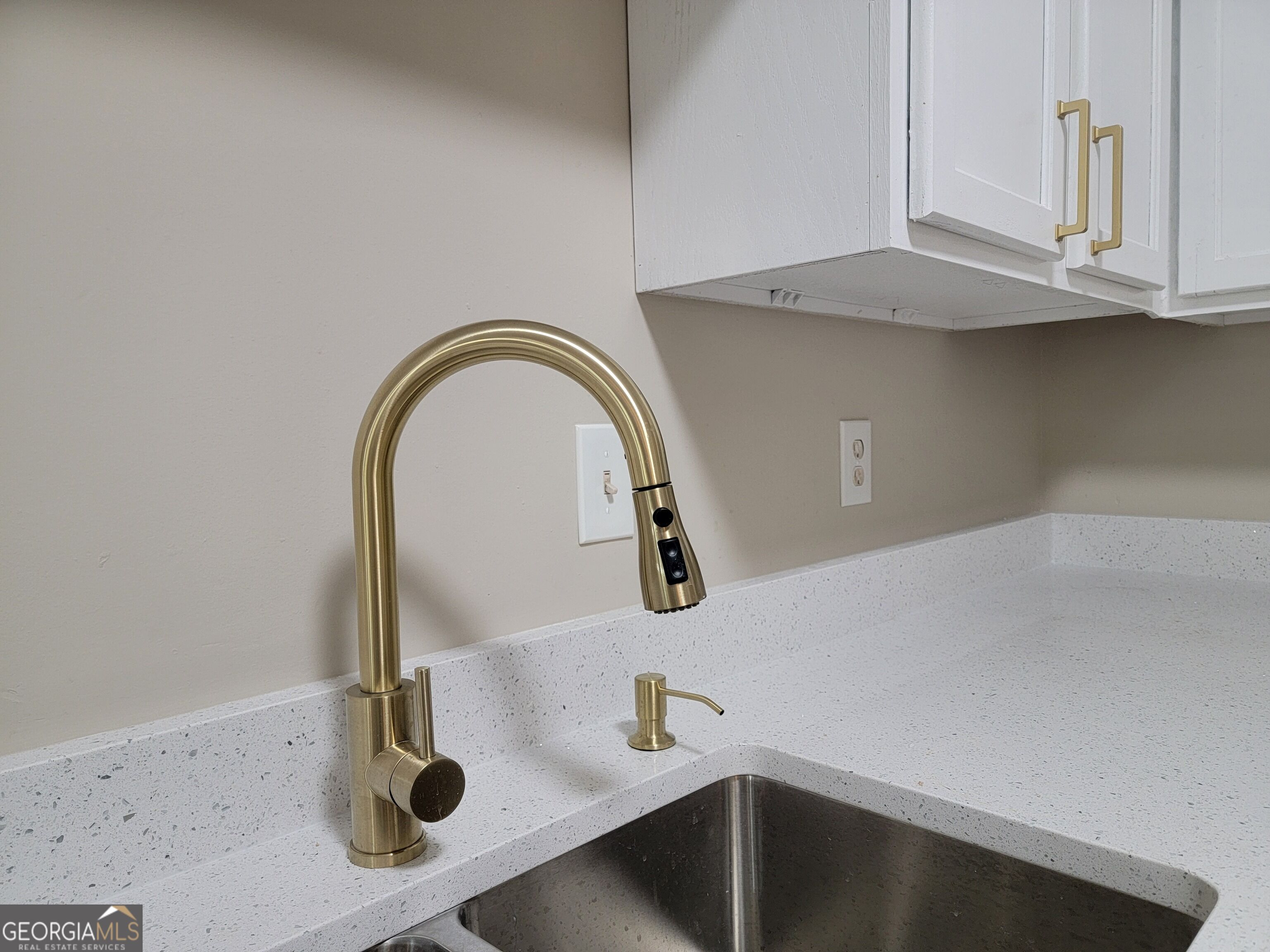 2264 Nicole Drive Property Photo 4
