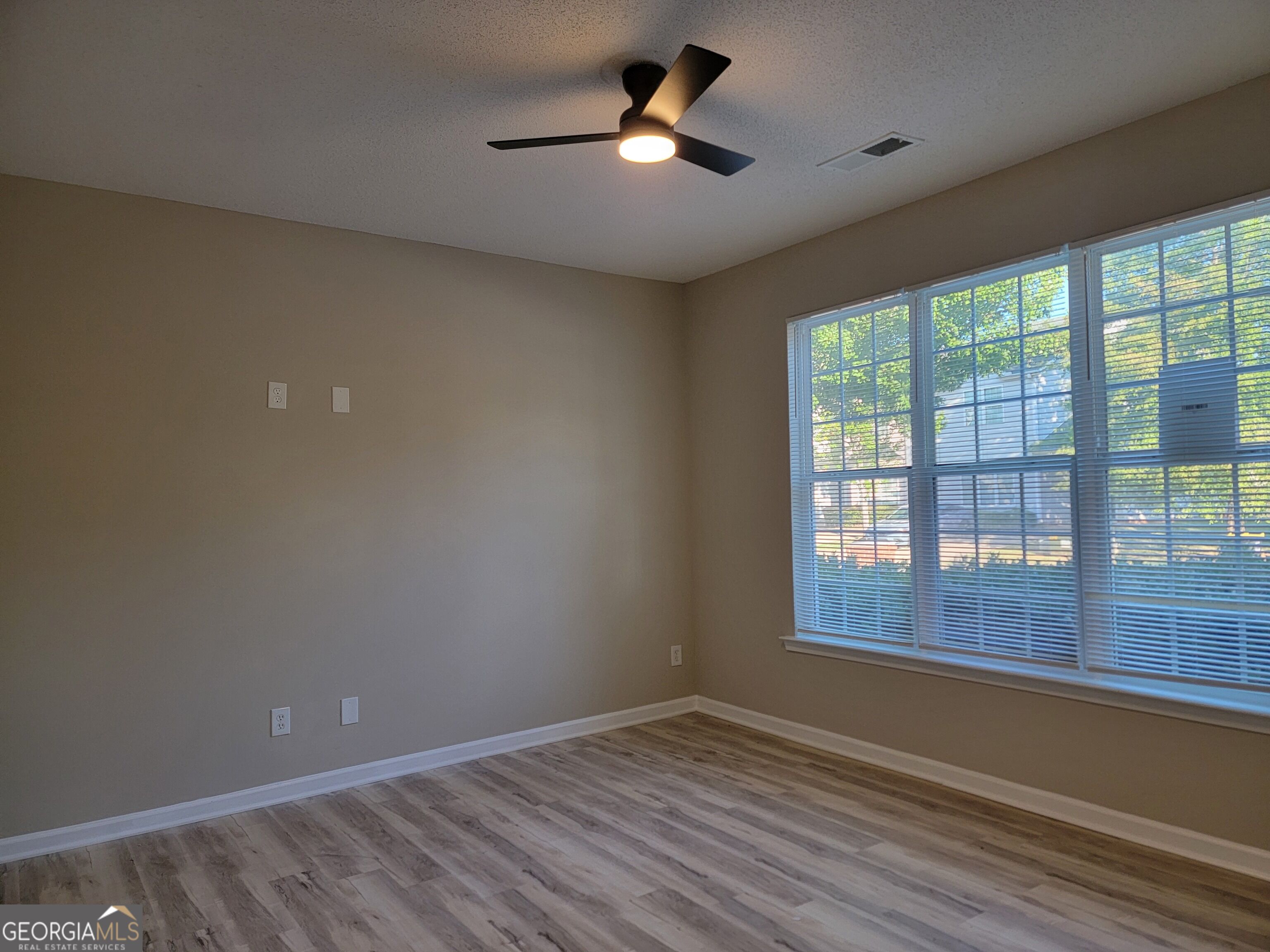 2264 Nicole Drive Property Photo 5