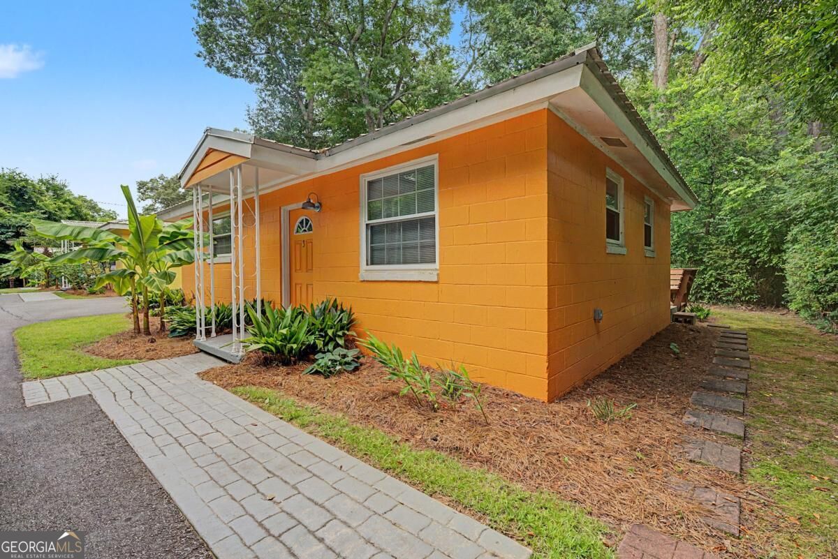 559 Pulaski Street Property Photo 8