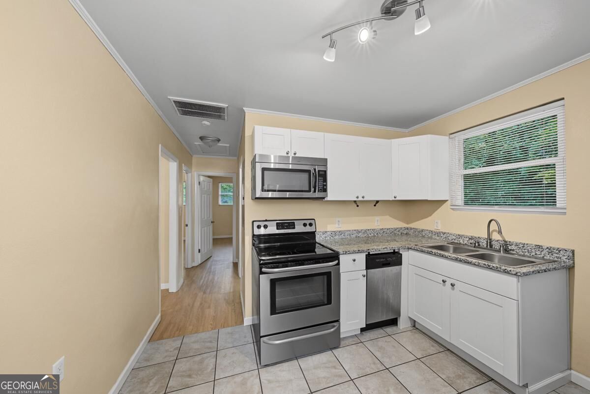 559 Pulaski Street Property Photo 12