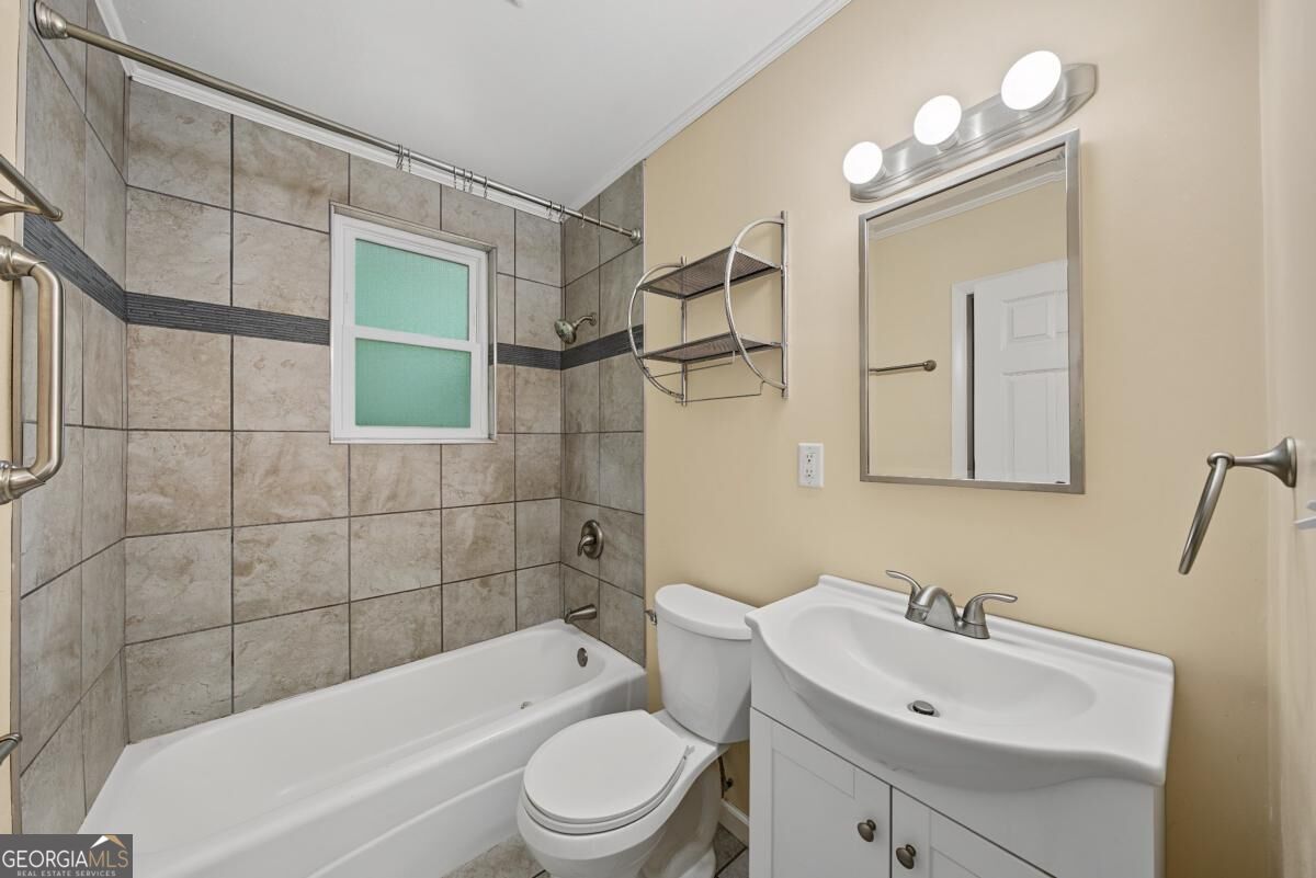 559 Pulaski Street Property Photo 16