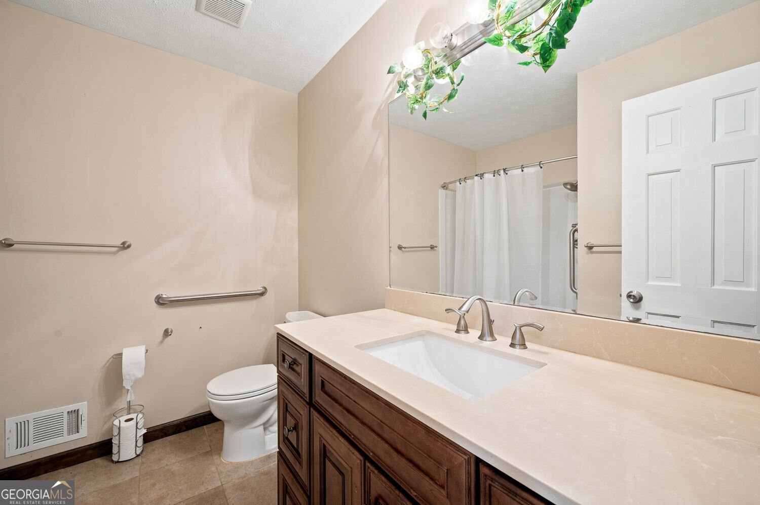 556 Auburn Road Property Photo 21