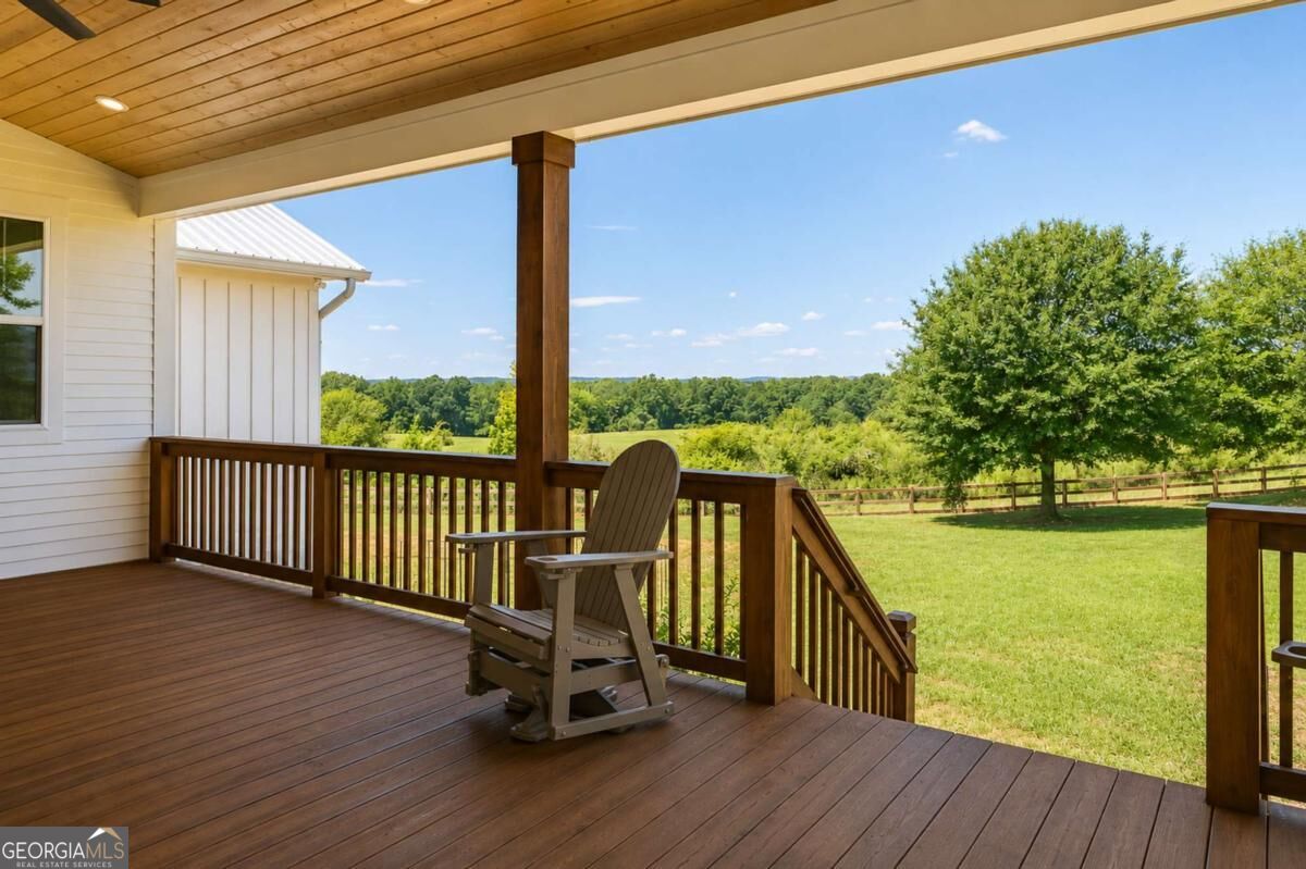 3200 Shady Grove Rd Property Photo 28