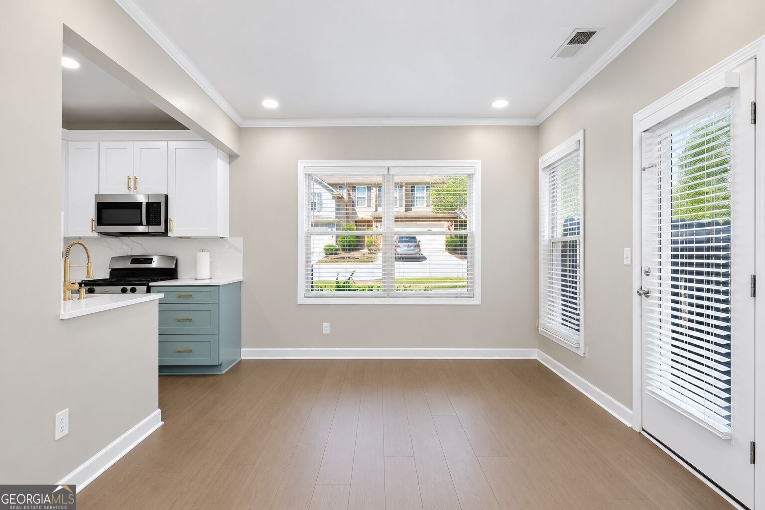 13479 Gardiner Lane Property Photo 8