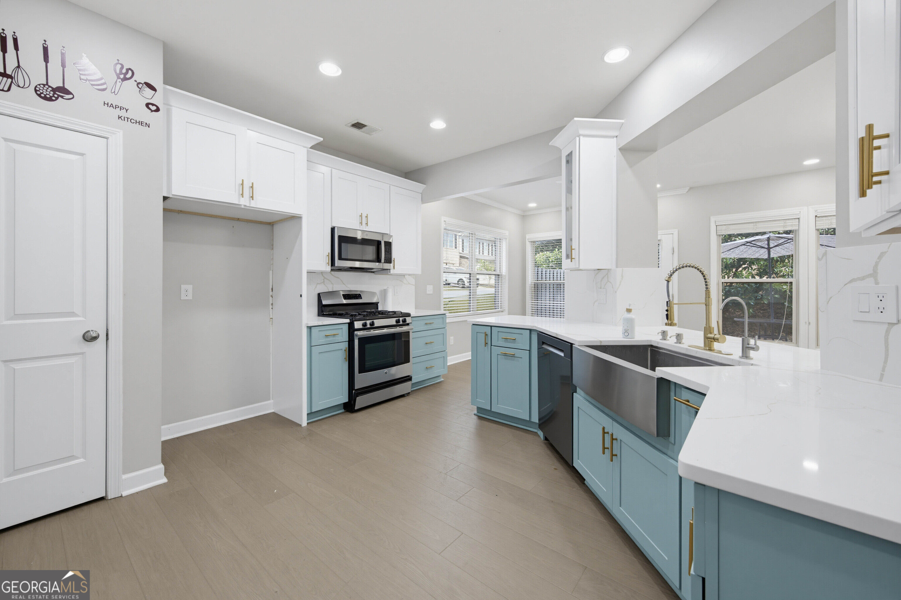 13479 Gardiner Lane Property Photo 11