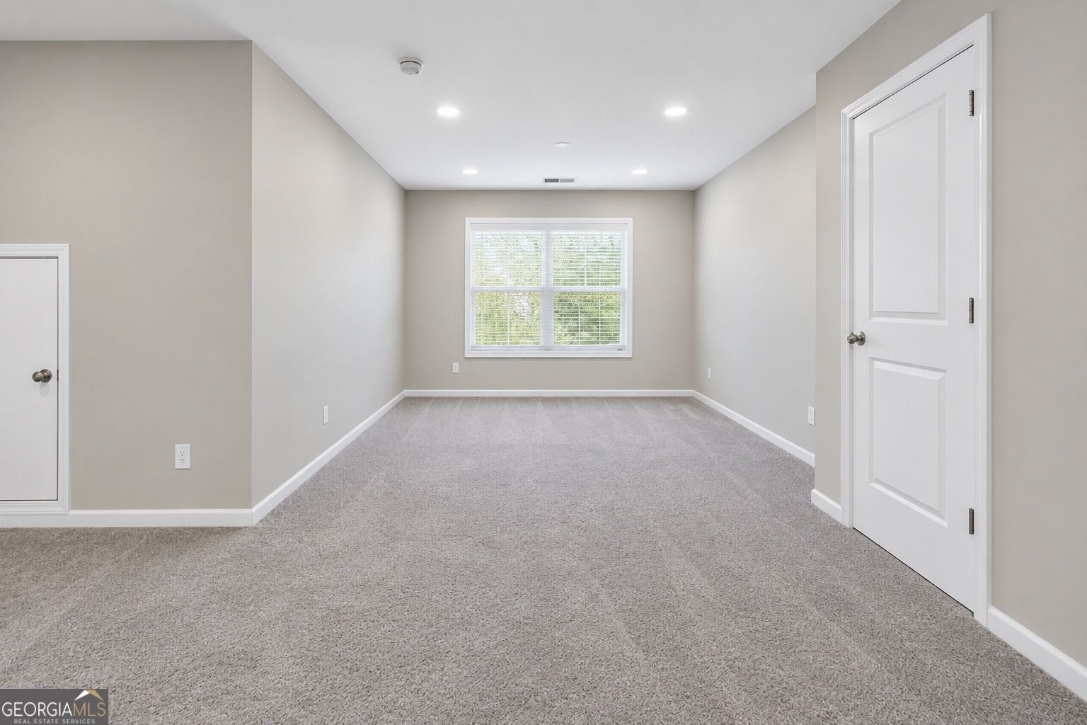 13479 Gardiner Lane Property Photo 16
