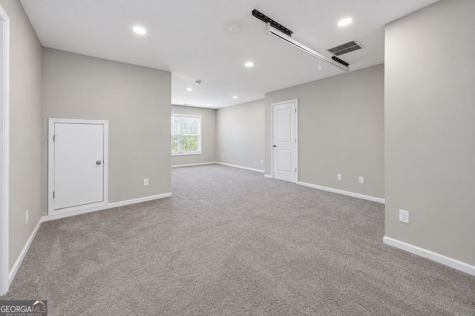 13479 Gardiner Lane Property Photo 19
