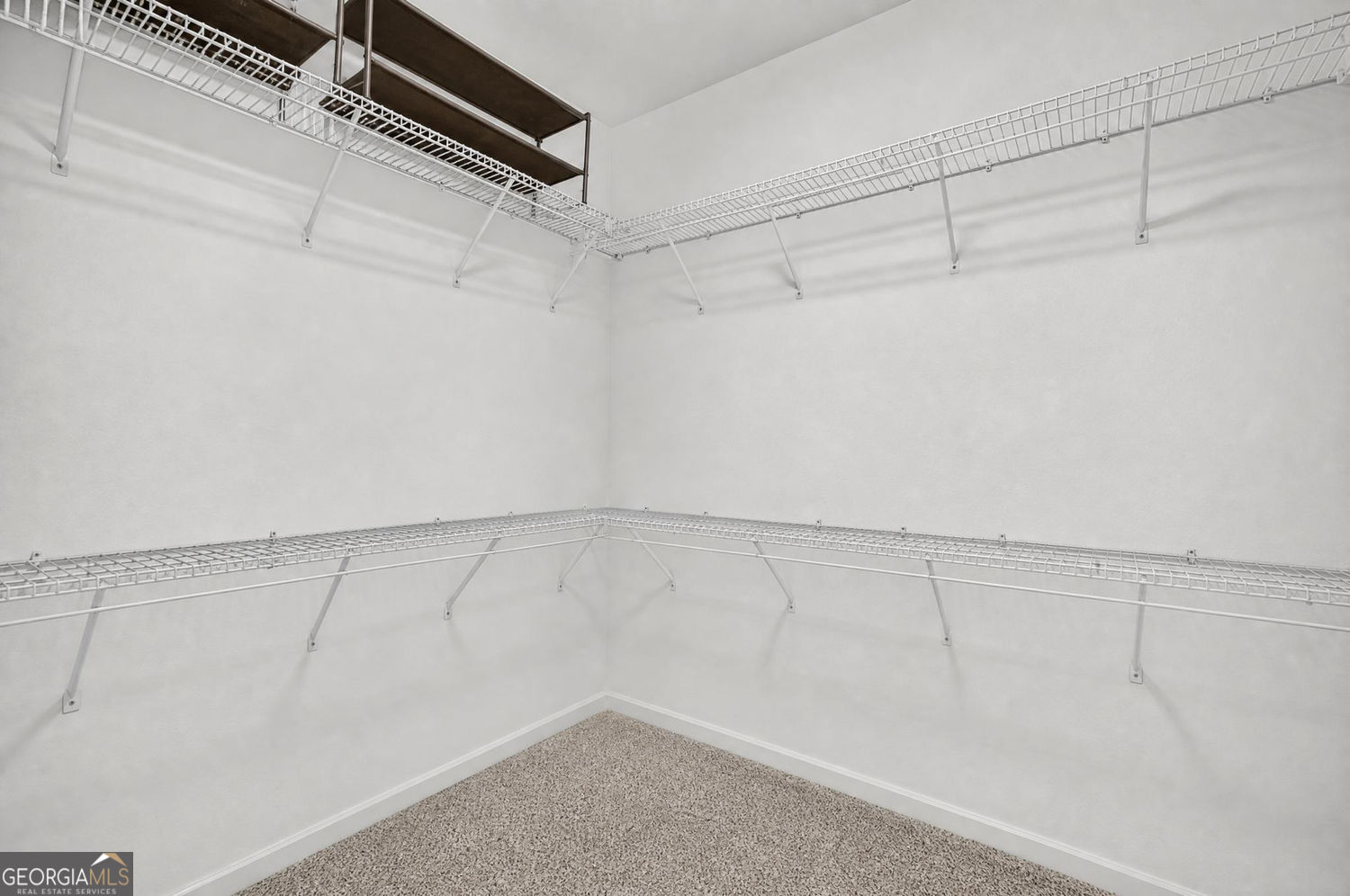 417 Fox Valley Drive Property Photo 29