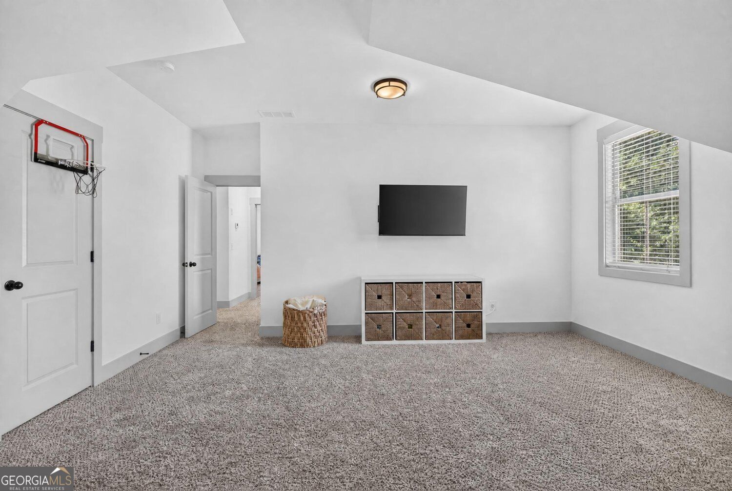 417 Fox Valley Drive Property Photo 44