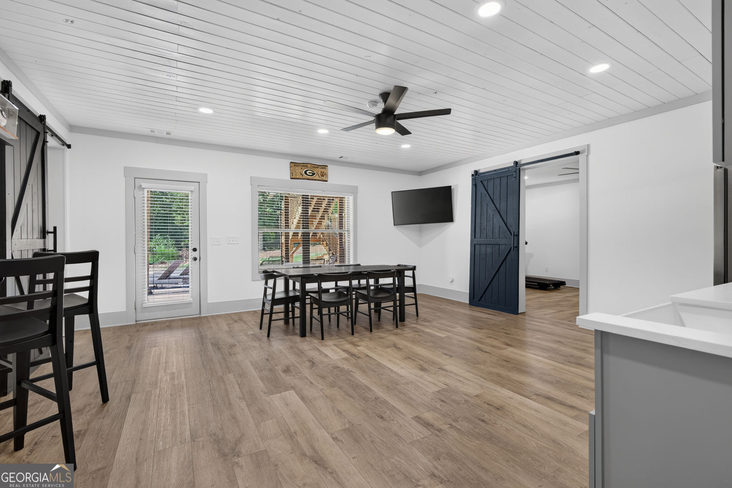 417 Fox Valley Drive Property Photo 45