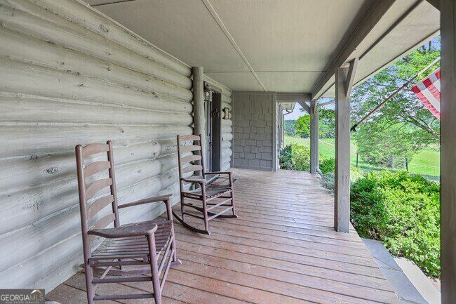 120 Jandale Drive Property Photo 4