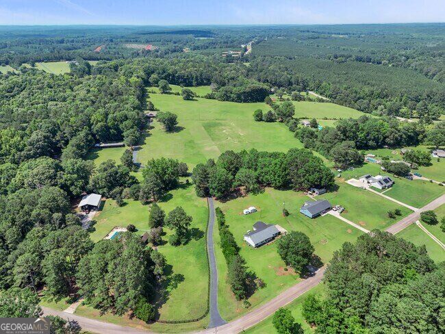 120 Jandale Drive Property Photo 8