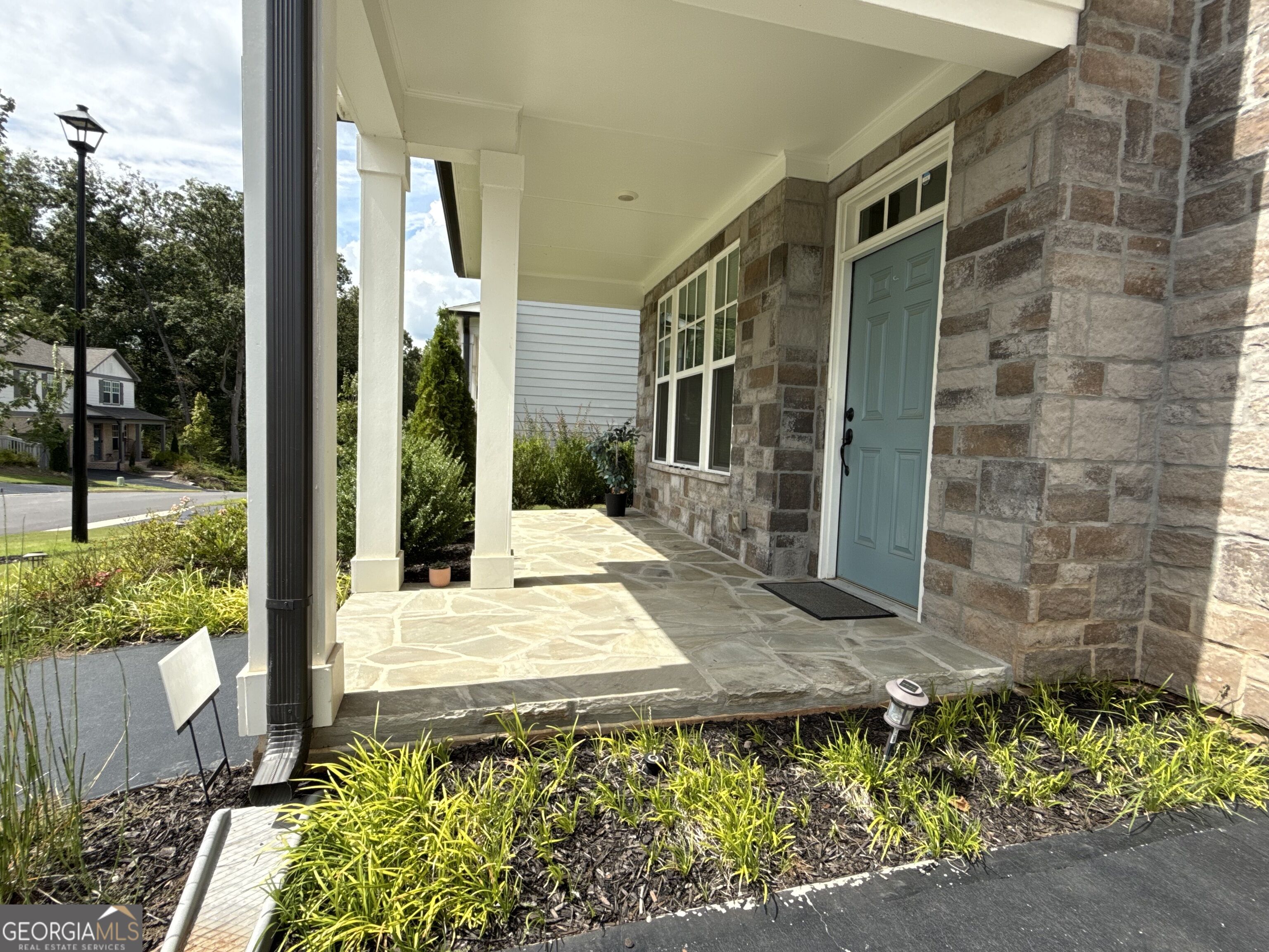 207 Foxhill Drive Property Photo 3