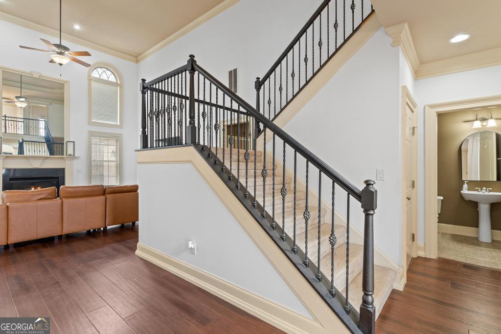 1202 Persimmon Way Property Photo 14