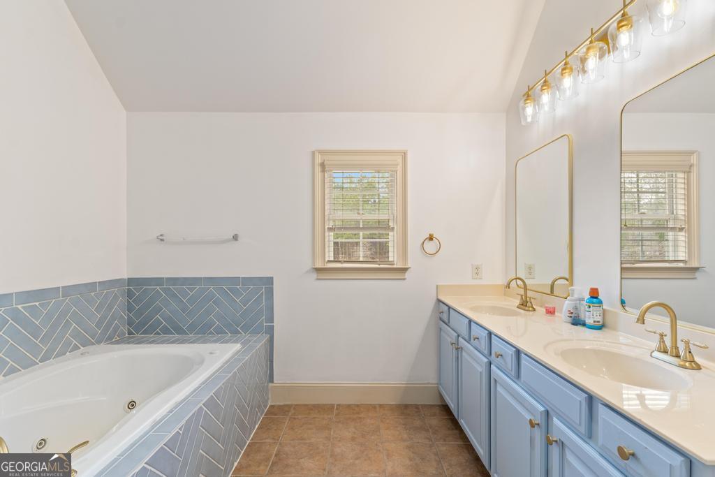 1202 Persimmon Way Property Photo 36