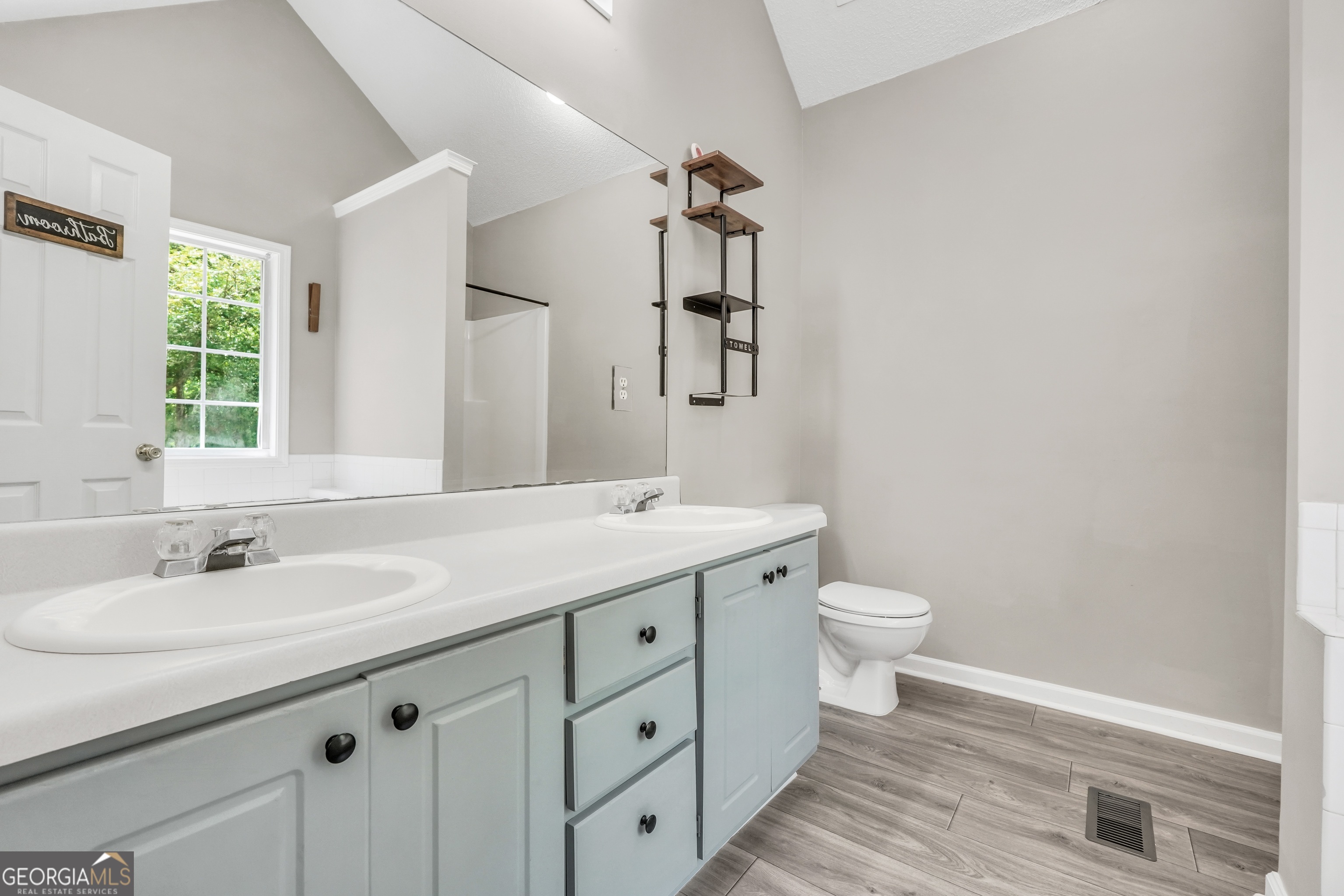 105 Dawn Court Property Photo 29