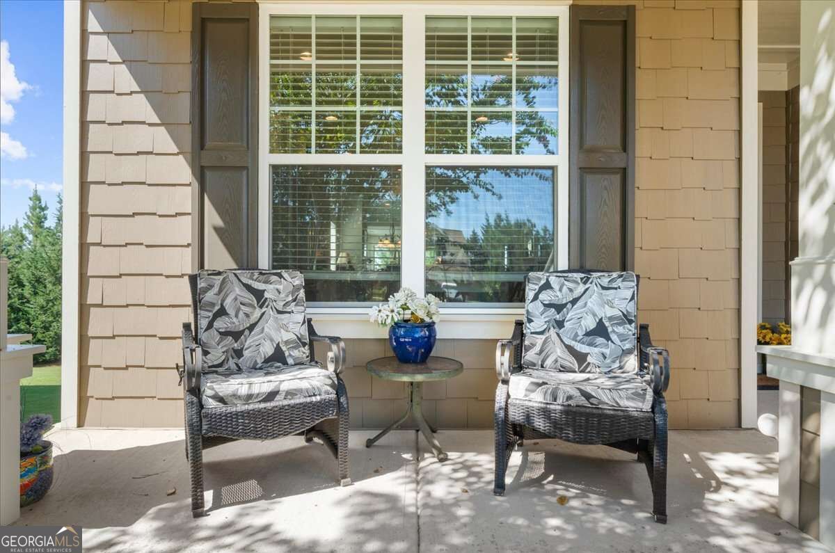 3846 English Oak Drive Sw Property Photo 2