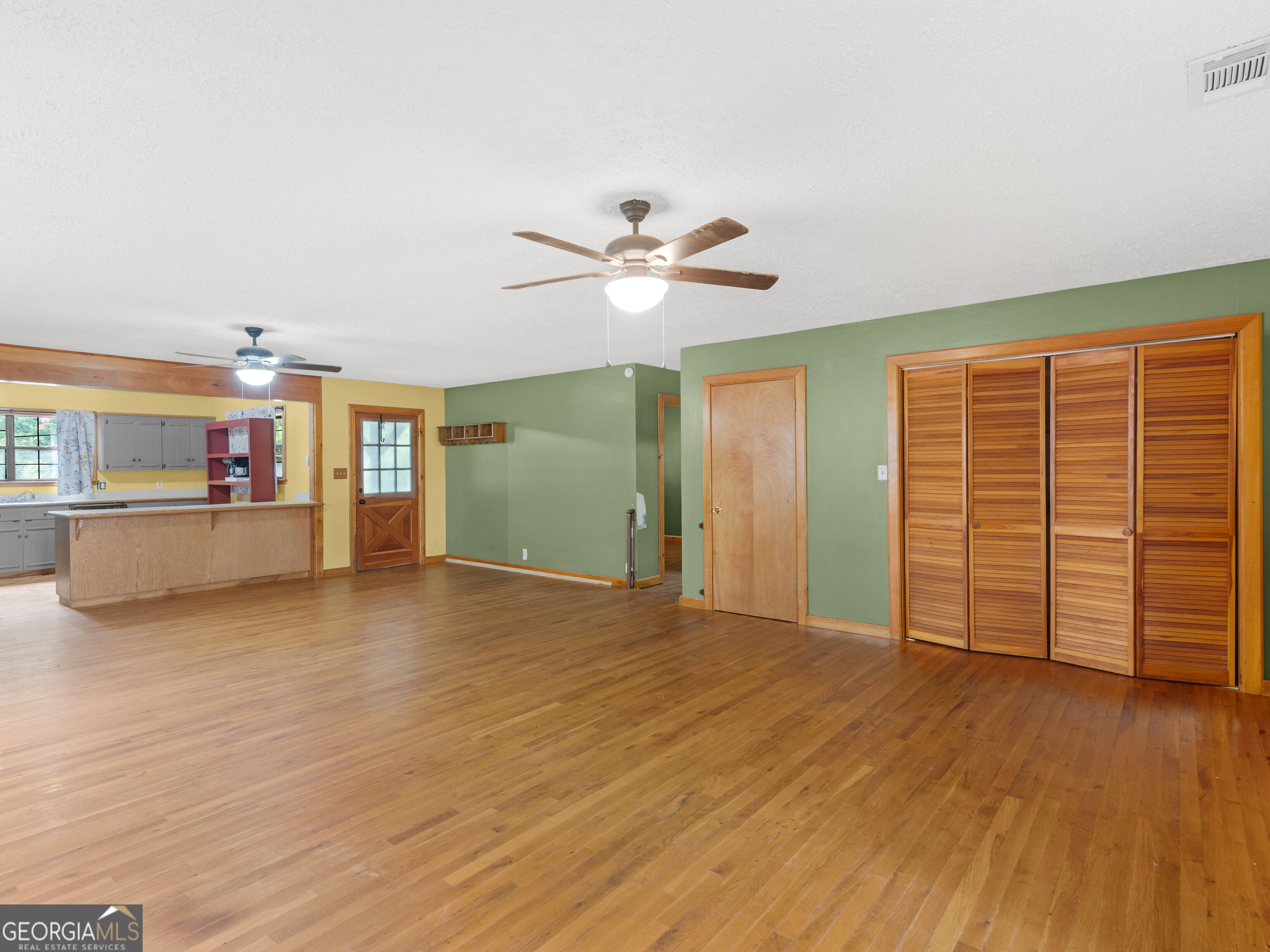107 Midway Road Property Photo 4