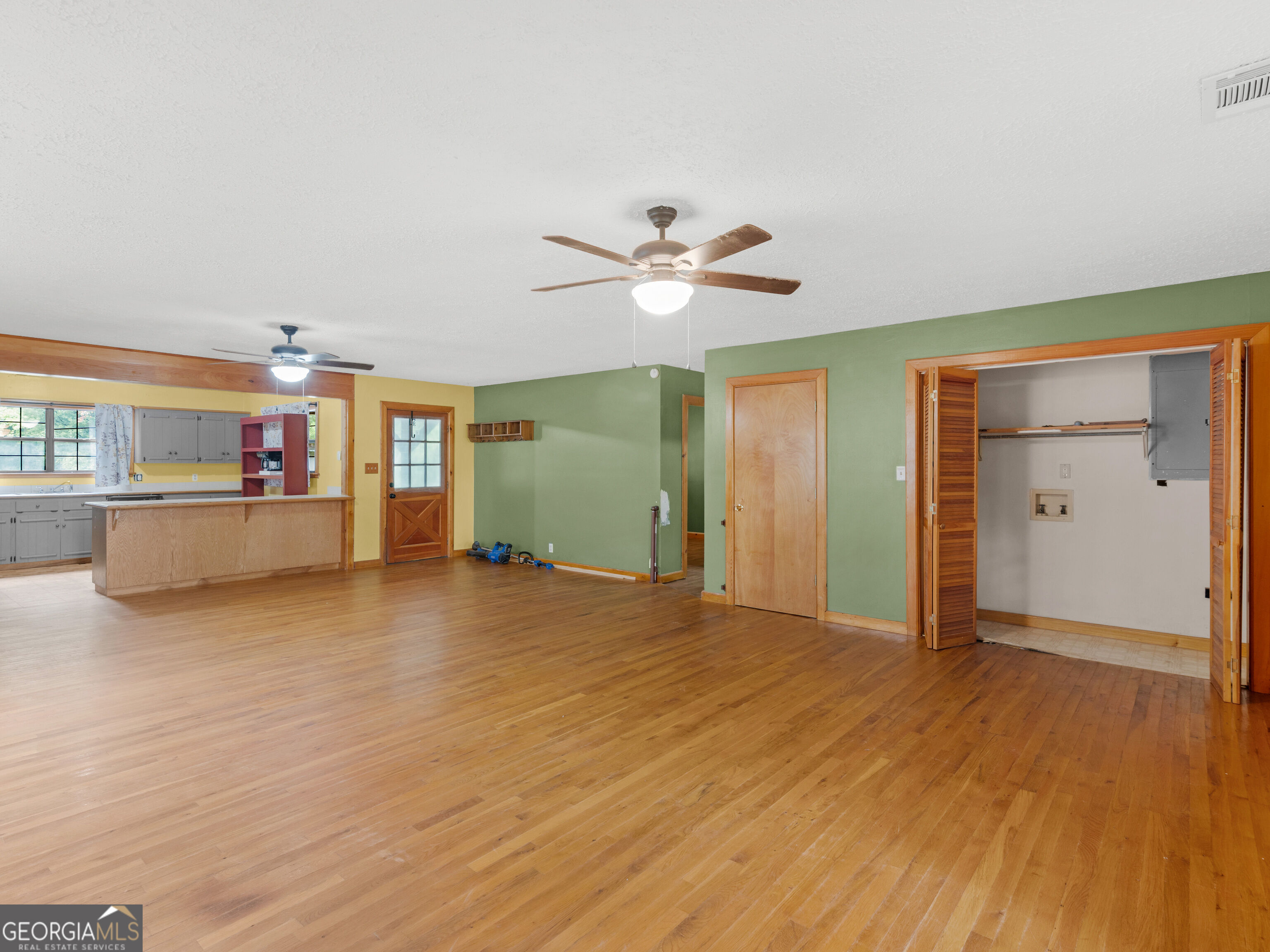 107 Midway Road Property Photo 5
