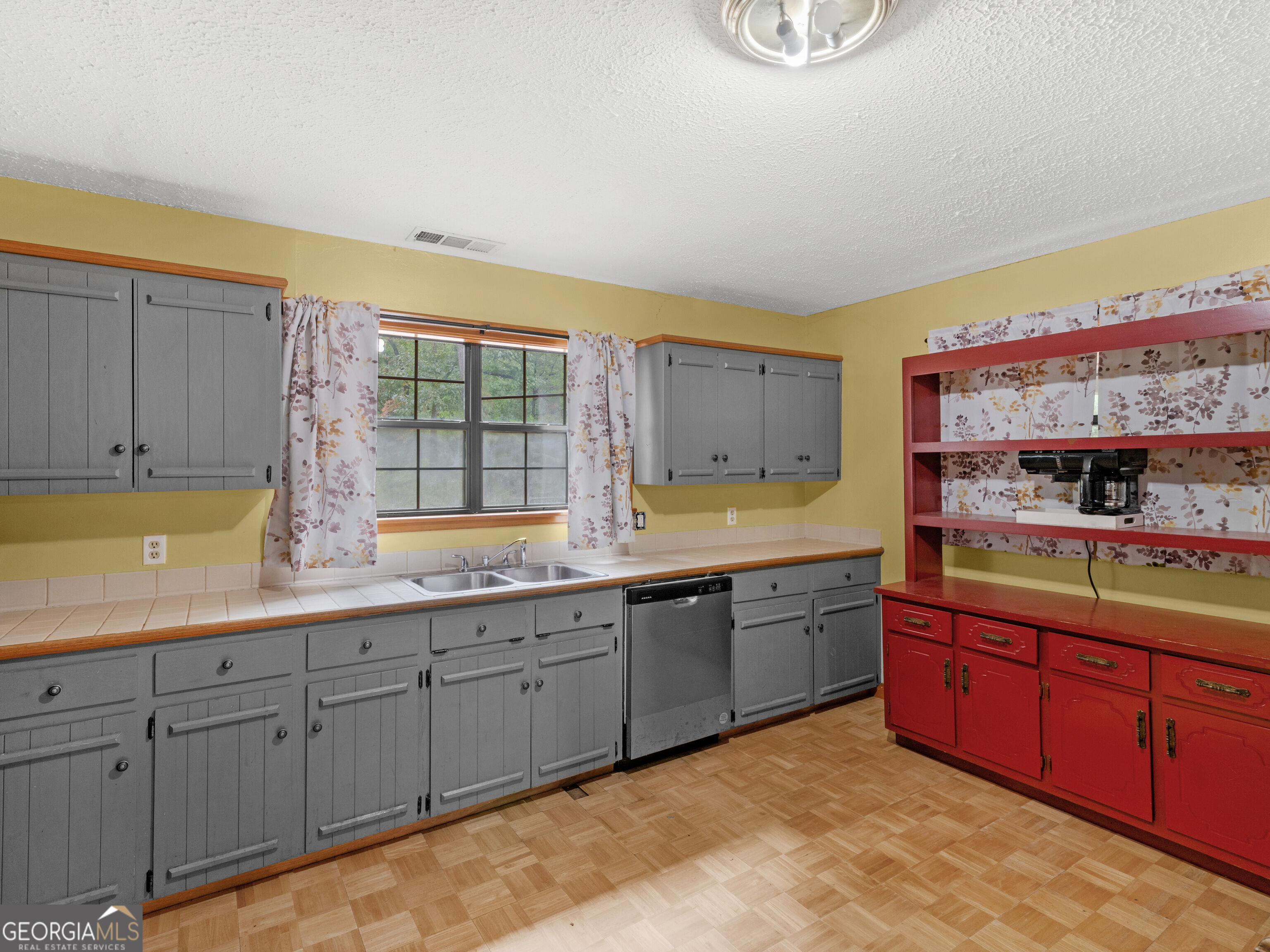 107 Midway Road Property Photo 8