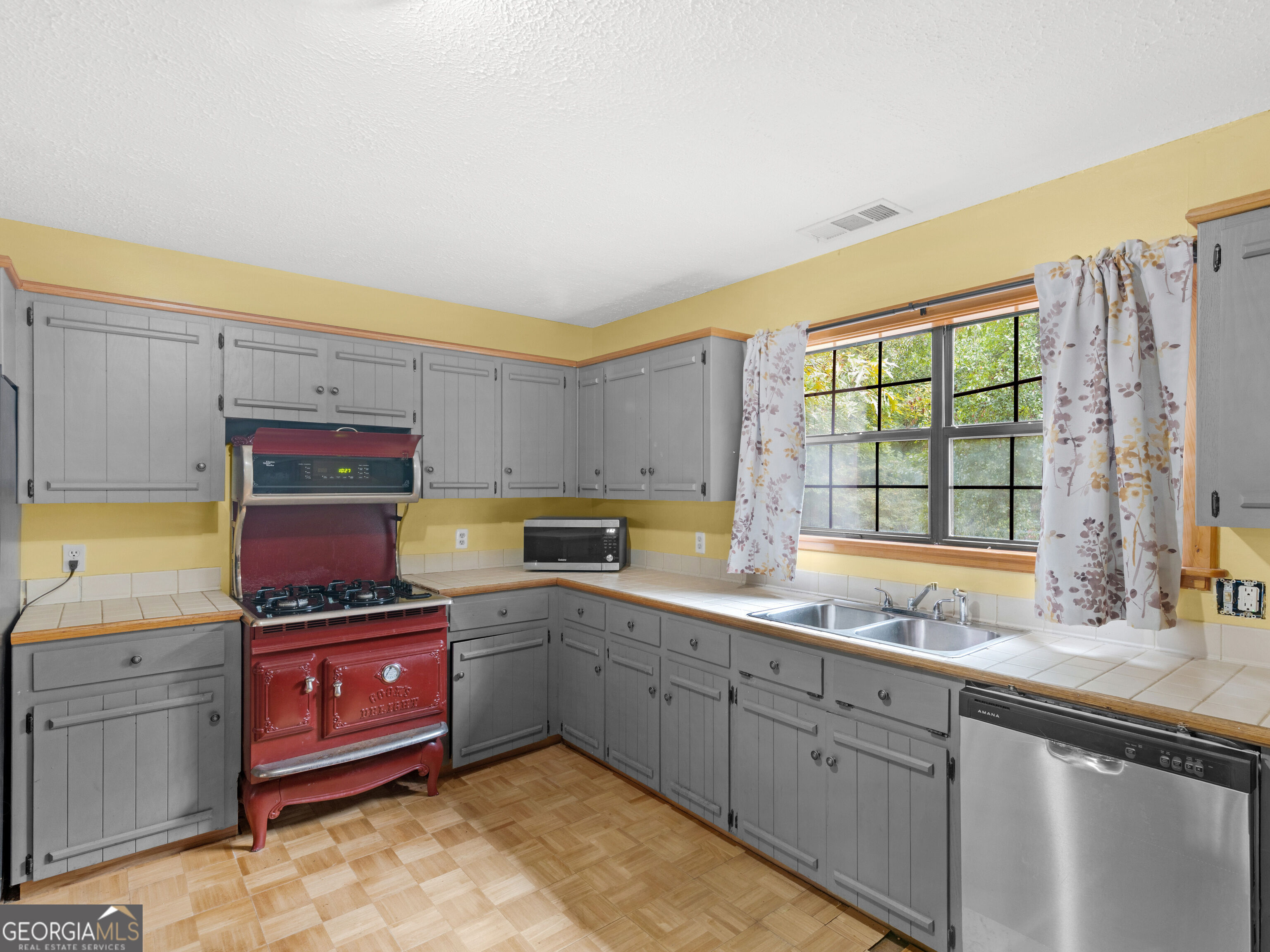 107 Midway Road Property Photo 10