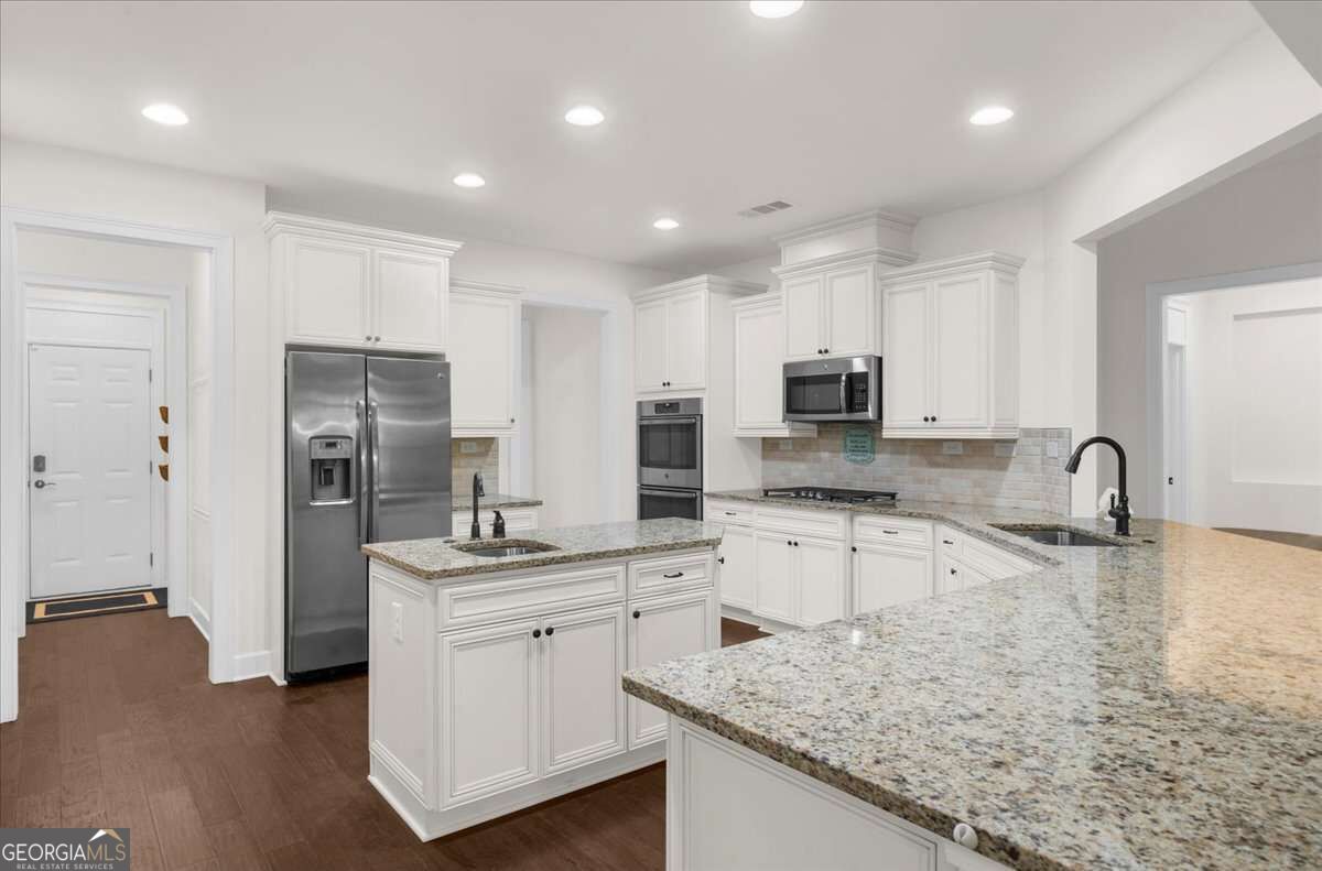 4000 Great Pine Drive Property Photo 16