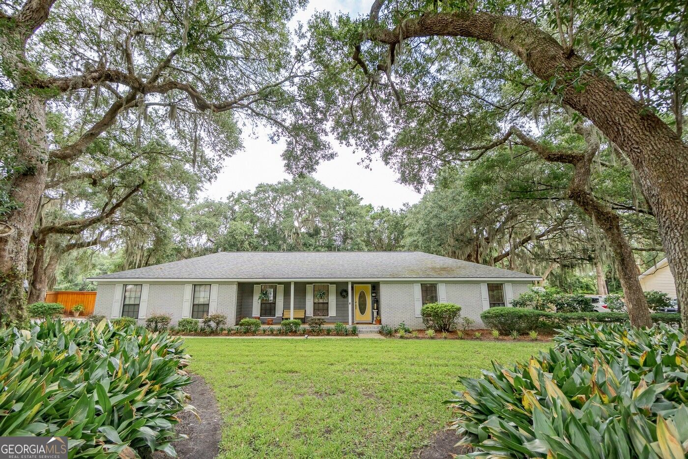 79 Highland Oaks Court N Property Photo 1